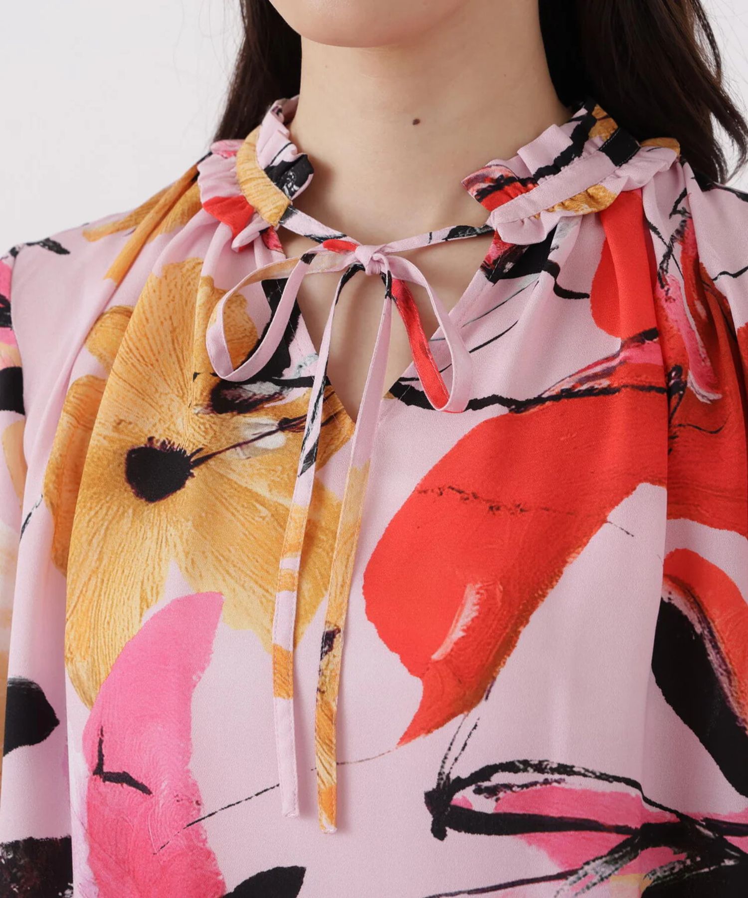 フラワープリントギャザーブラウス(ピンク系)ポリエステル / ストレッチ性無し / 裏無し / 後ろボタンあきありのかぶり / 0316110120