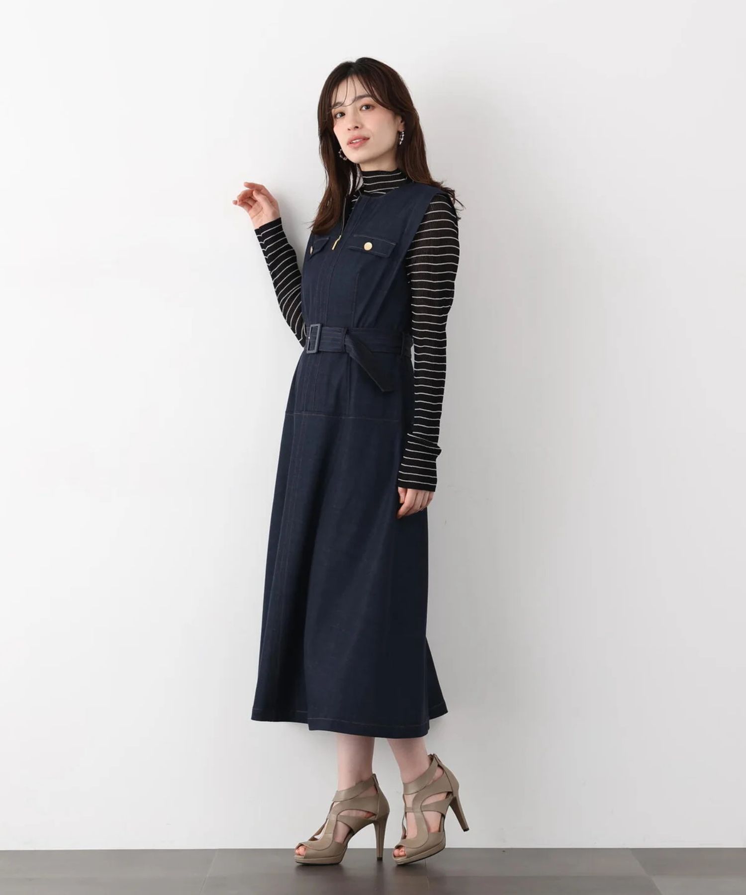 フロントファスナーデニムワンピース(ネイビー)再生繊維 / ストレッチあり / 裏地なし / 前ファスナー開き / 共地ベルト付き / 0316240716