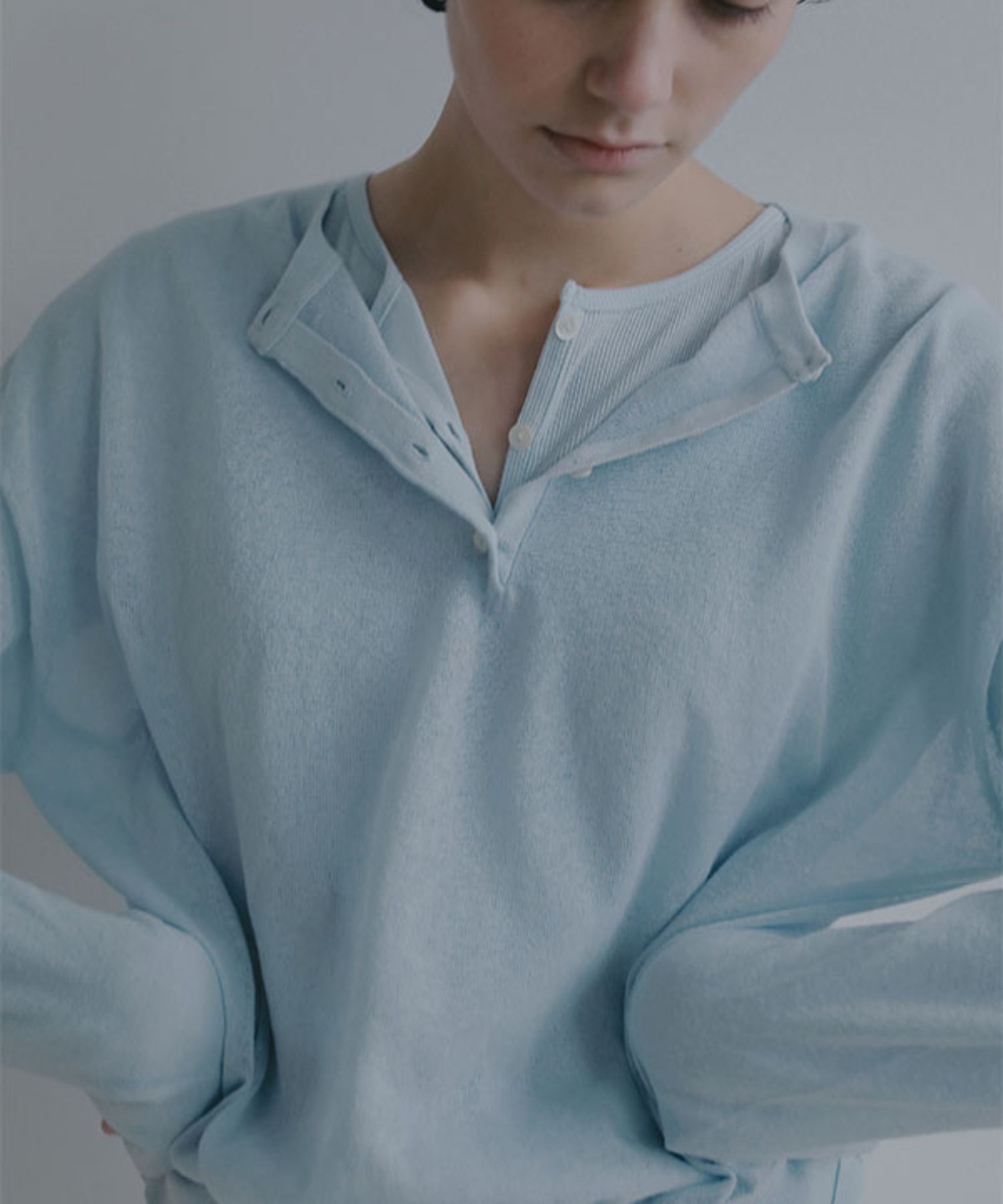 ヘンリーネックシアーニットプルオーバー(ライトブルー) 綿 / ウォッシャブル / 手洗い可 / シアー素材 / 1226211066