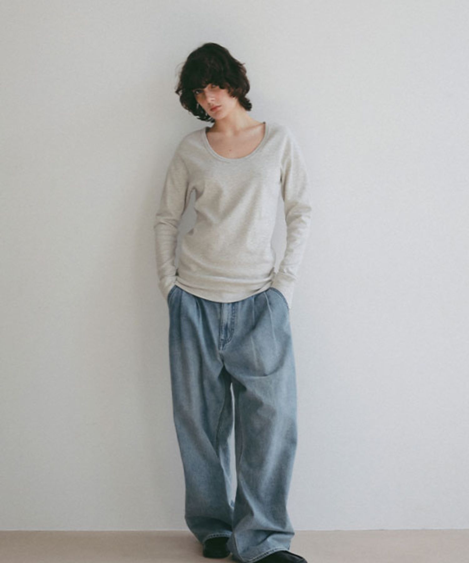 デニムタックワイドパンツ (BLUE) 綿 / ライトオンス / フロントタッ ク / 手洗可 / 1226122056