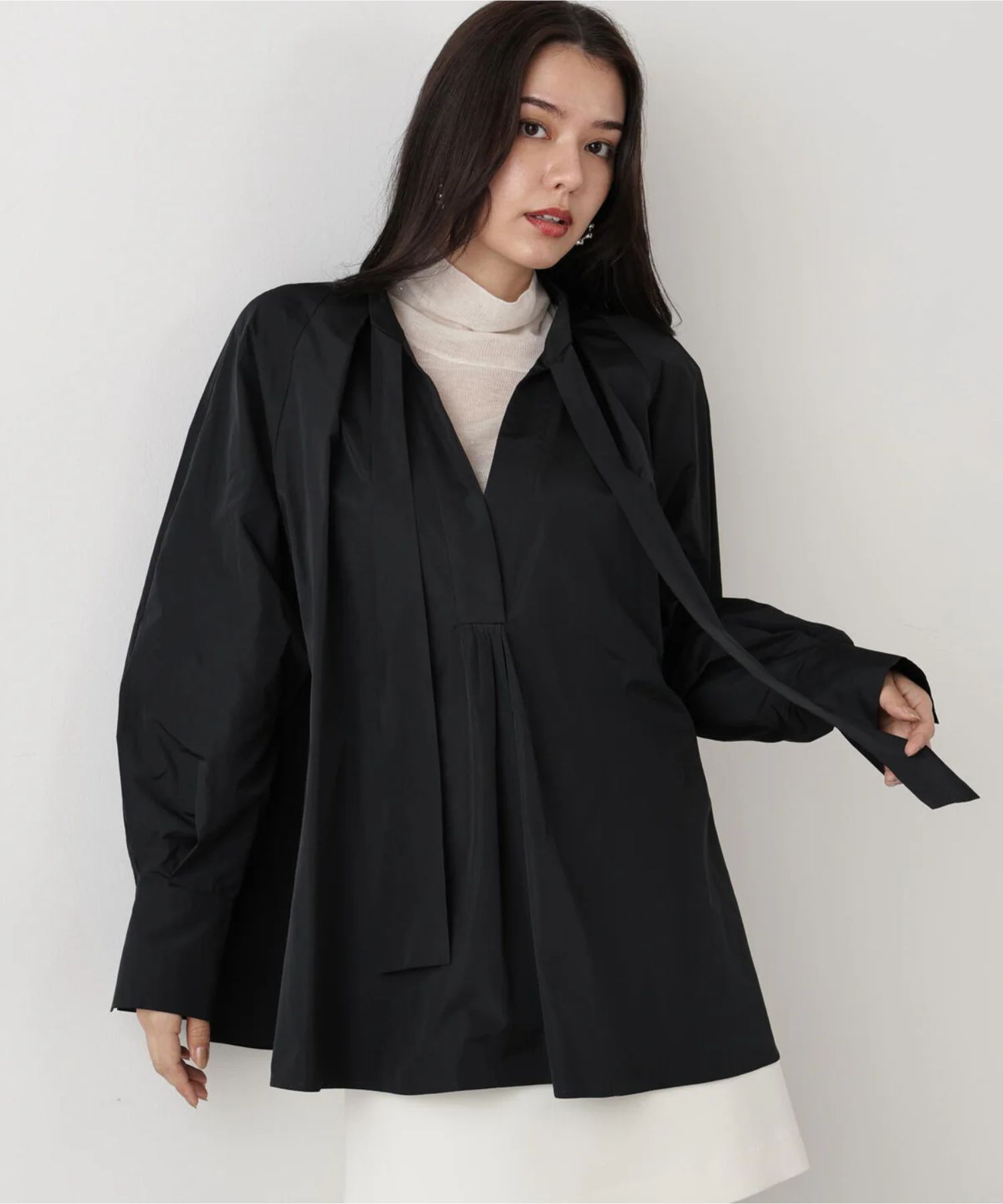 タックフレアボウブラウス(ブラック)ポリエステル100% / 手洗い可 / 形状記憶 / 0315210105