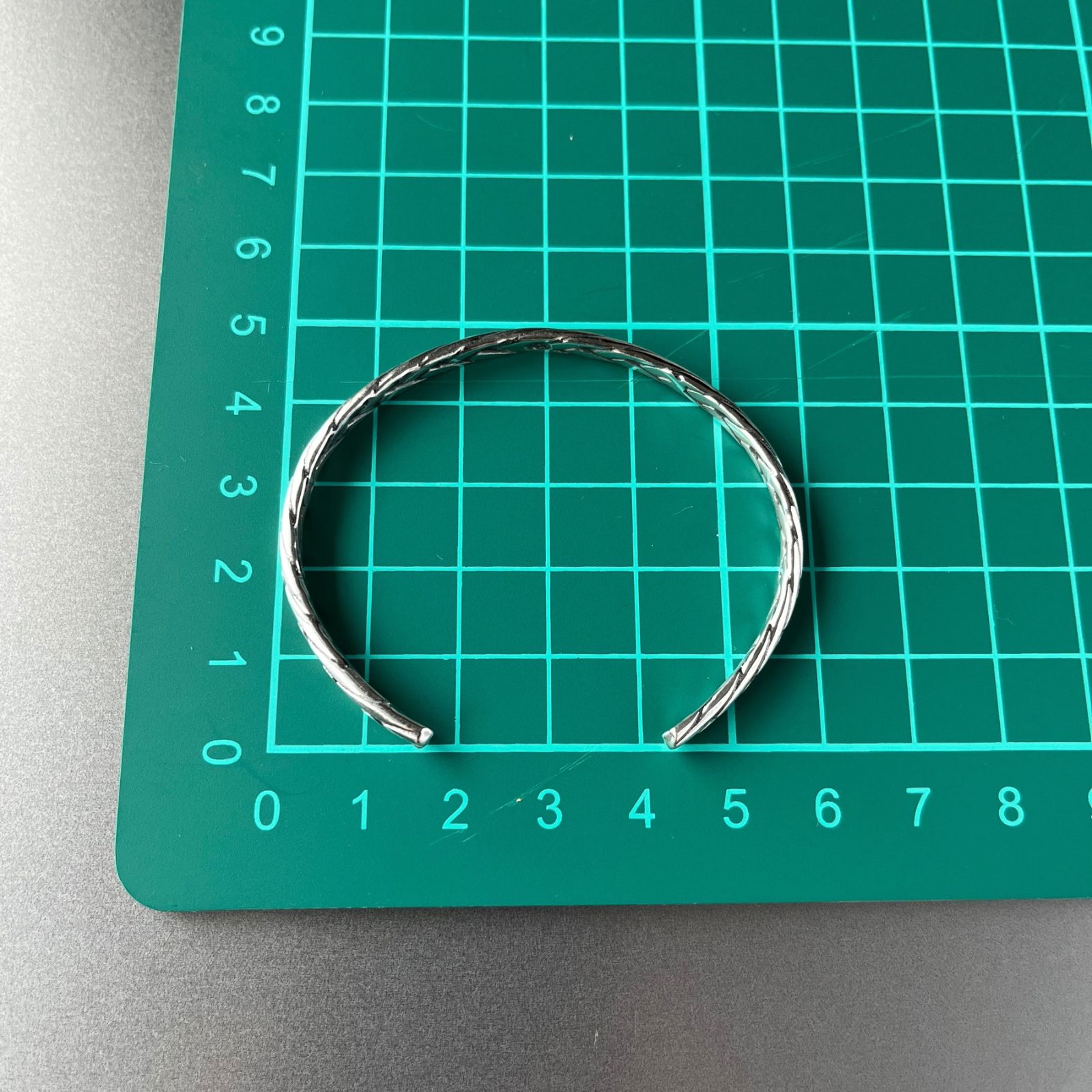 【ASSET SILVER】バングル・ツイスト / シルバー925 / 幅3.5mm / 手首周り13cm