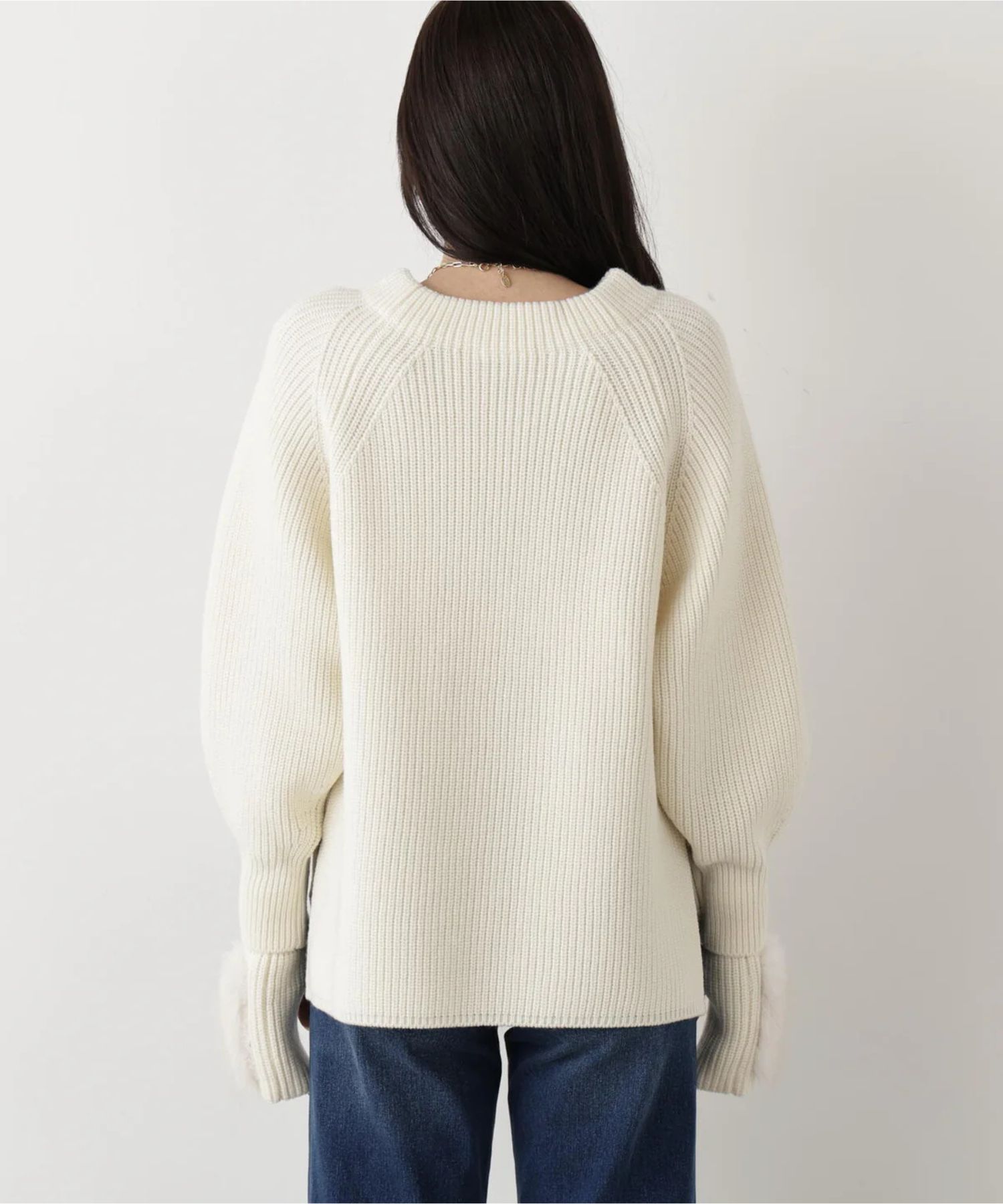 ファーグローブ付き畦ニットプルオーバー(ホワイト)毛 / 脇スリット / ストレッチあり / 0315270126