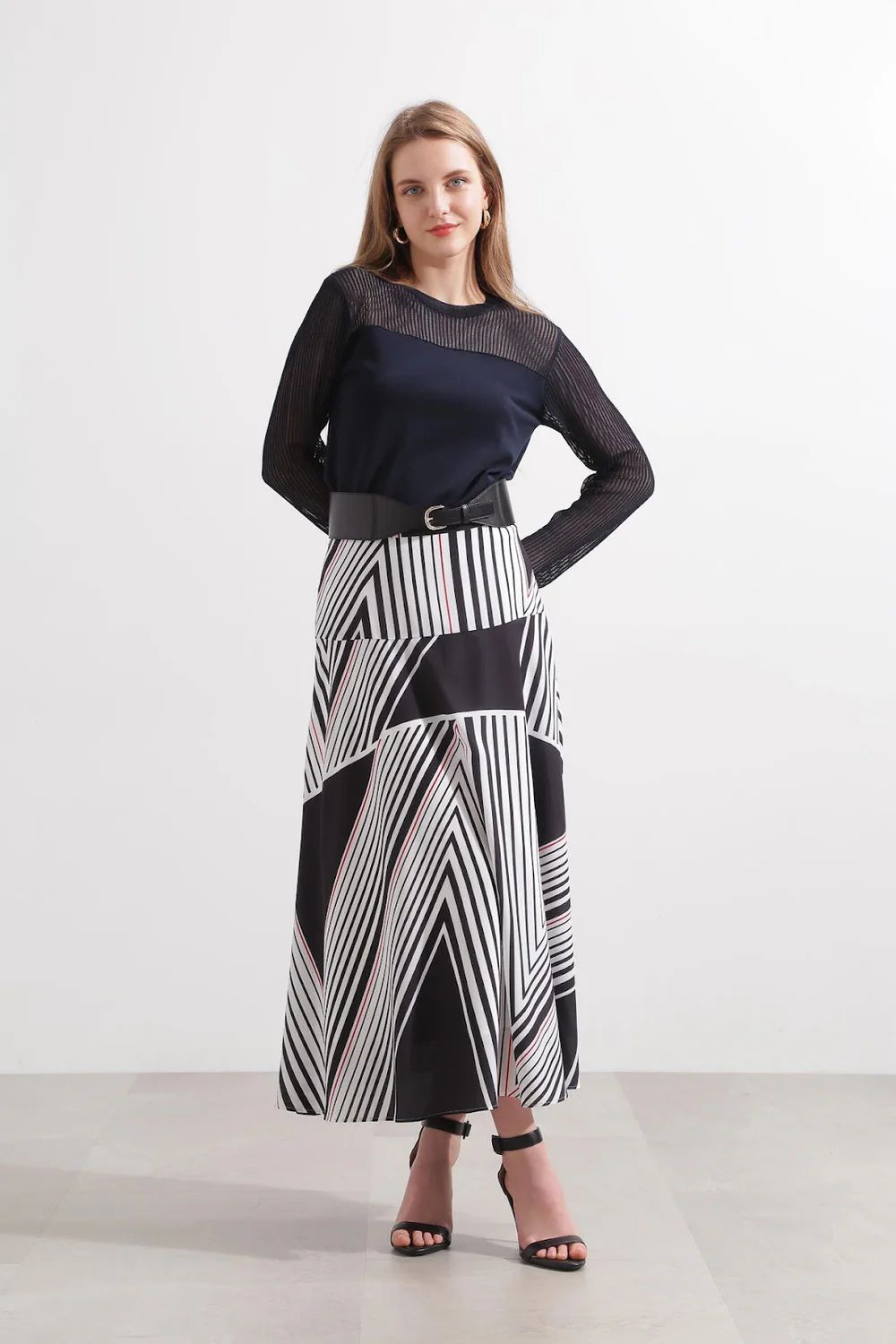 トライアングルボーダープリントスカート (ブラック) / ポリエステル 100% / ウォッシャブル / セットアップ / 0315120311