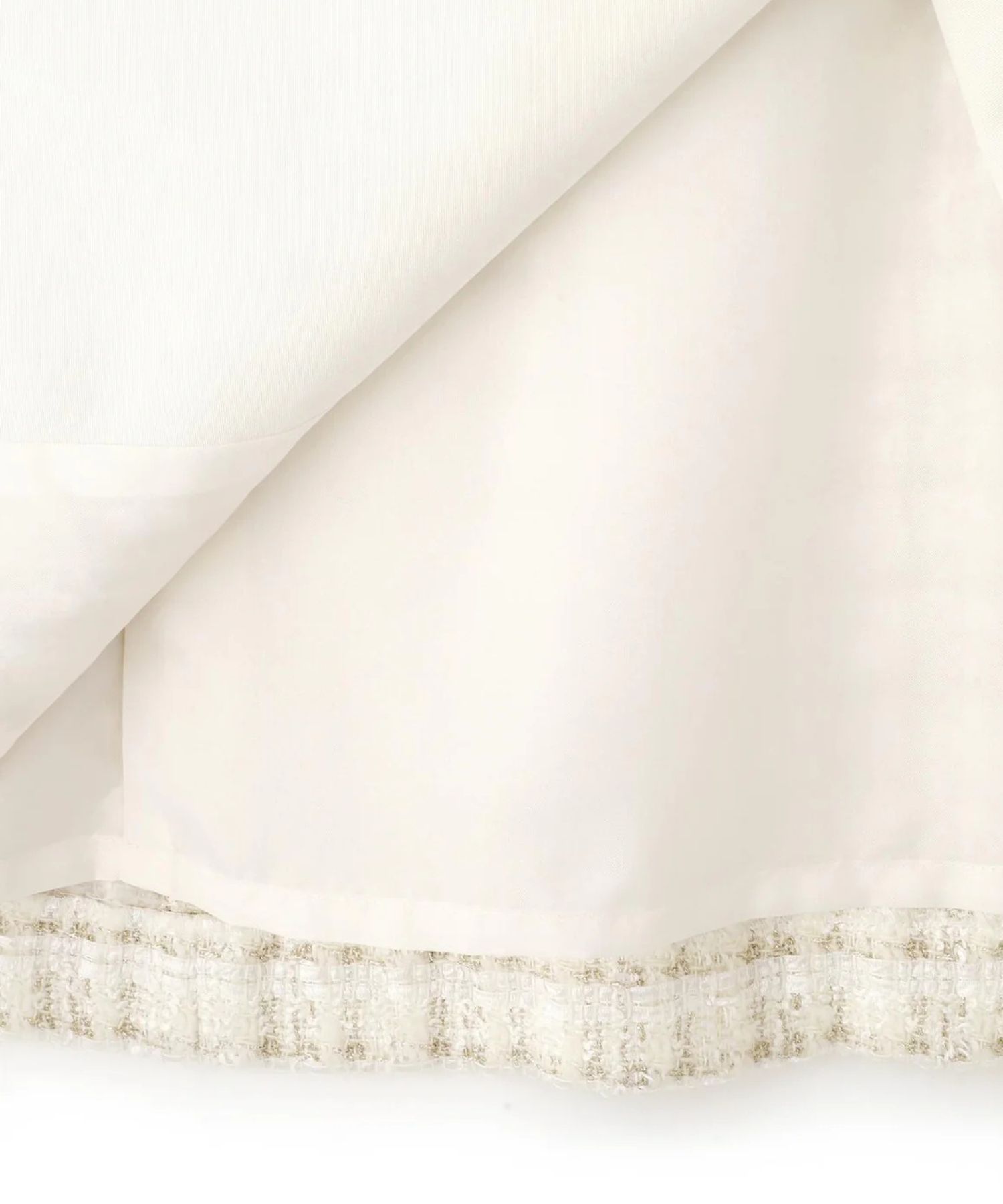 リープツイードジャンパースカート(エクリュ)毛 / ストレッチ無し / 前ボタンあき / ポケットあり / 裏地あり / 前裾ベンツあきあり / ふくらはぎ下くらいの丈 / 0315240009