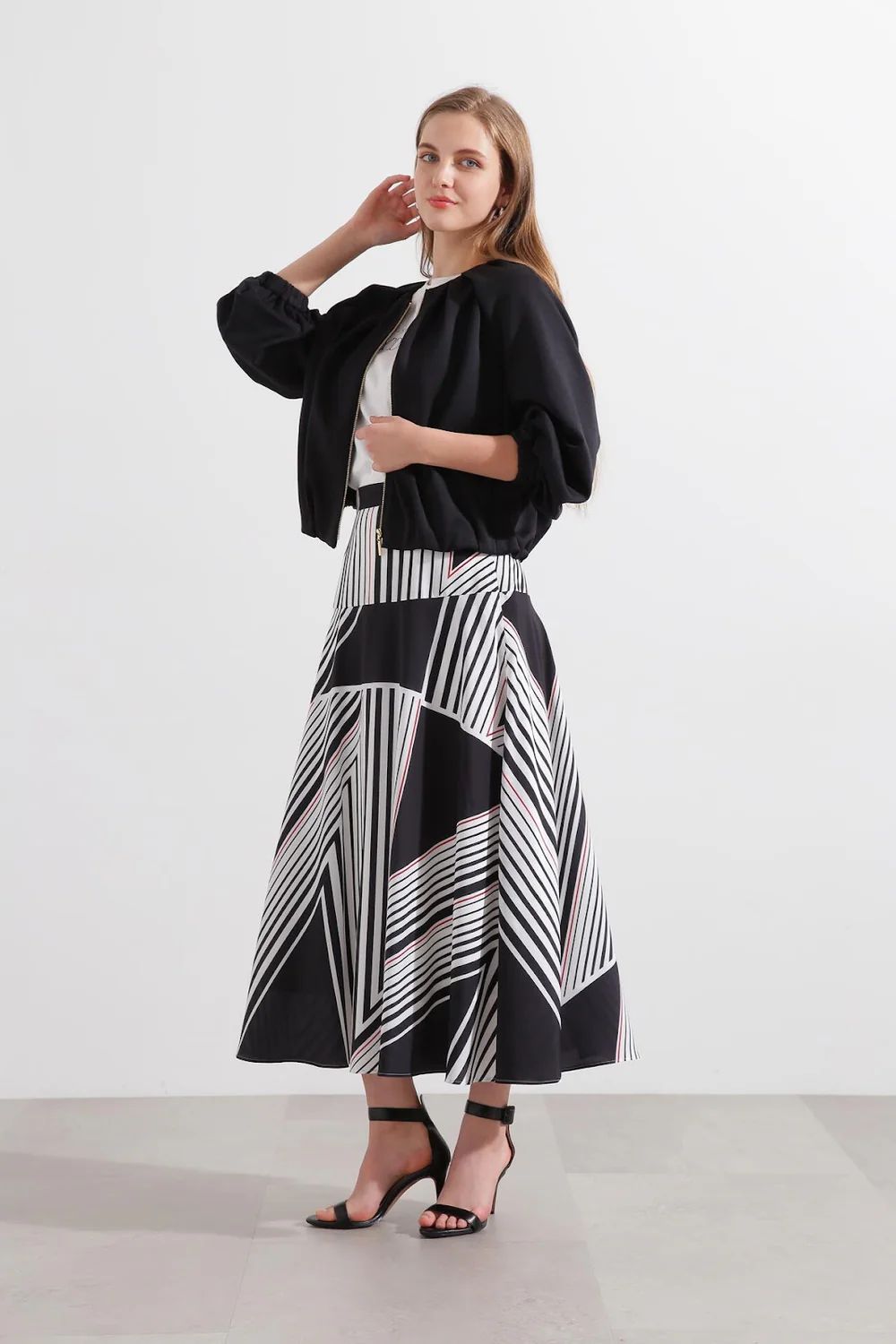 トライアングルボーダープリントスカート (ブラック) / ポリエステル 100% / ウォッシャブル / セットアップ / 0315120311