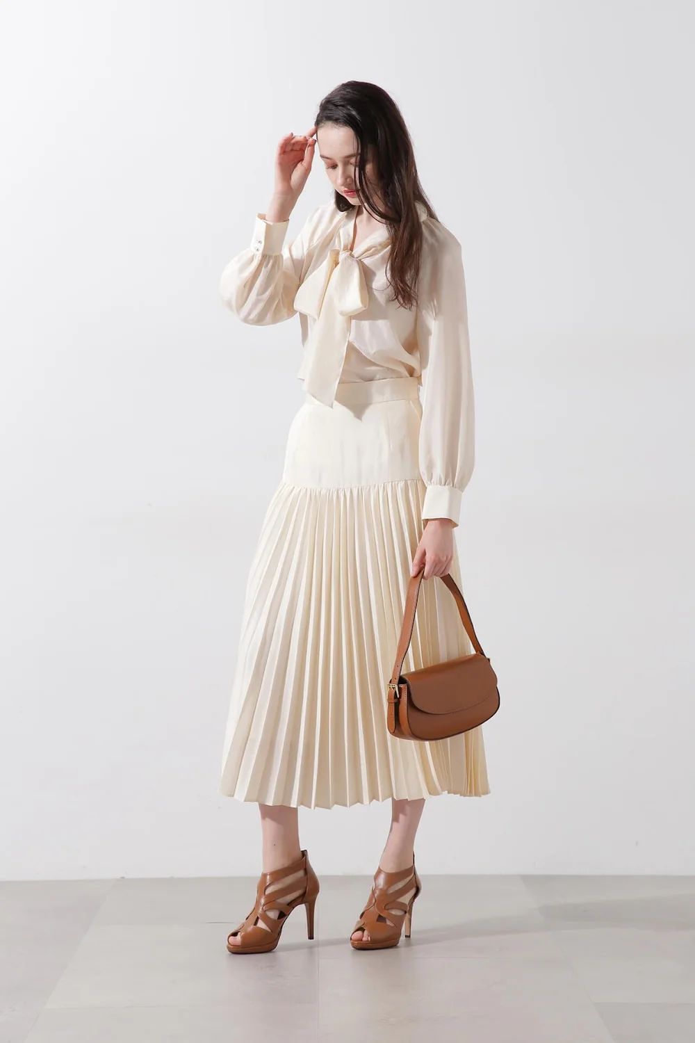 ヨークプリーツスカート (エクリュ) / ポリエステル 100% / 0315120220