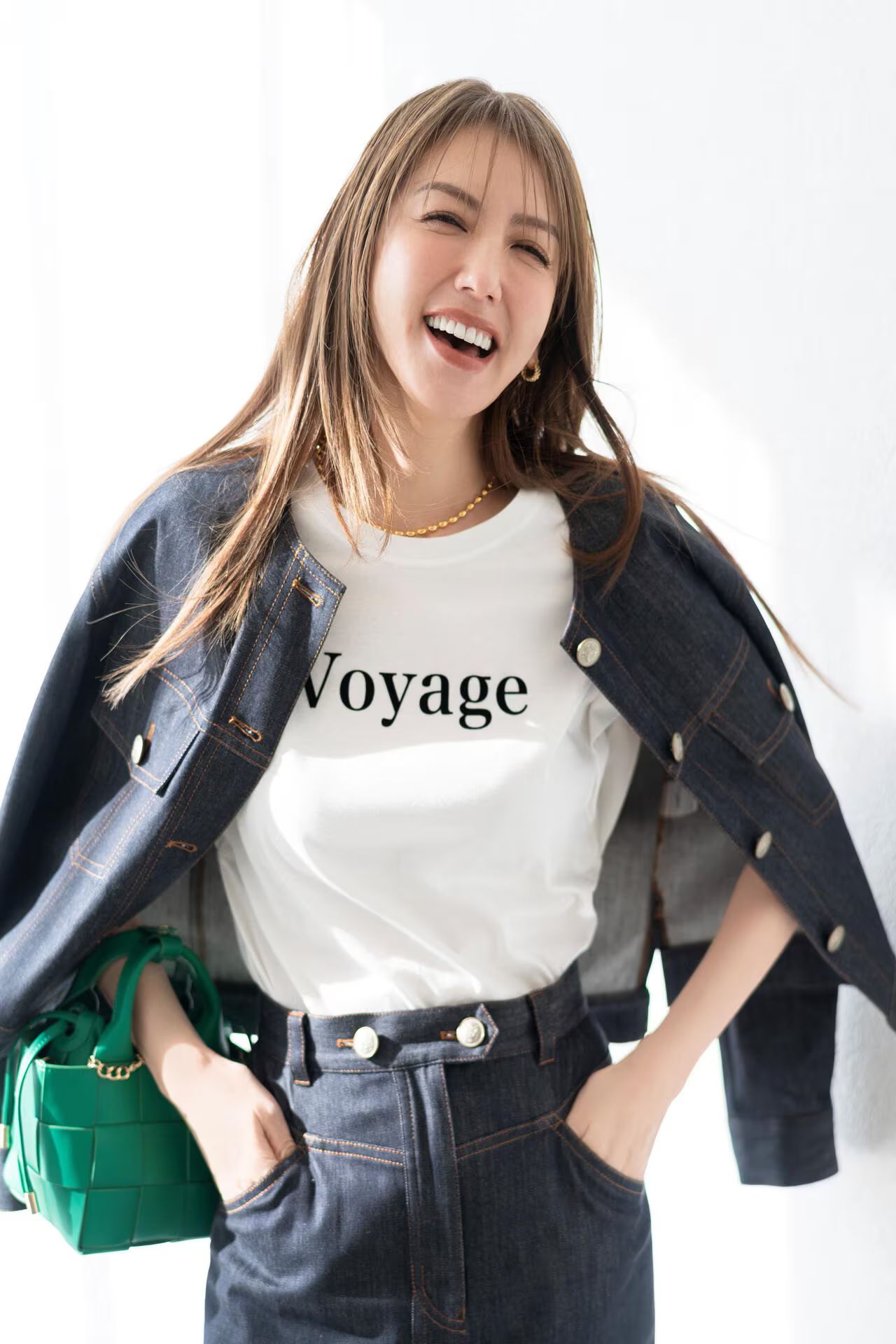 VoyageプリントTシャツ（ホワイト）綿 100% / ストレッチ / ドロップショルダー / ウォッシャブル / 日本製