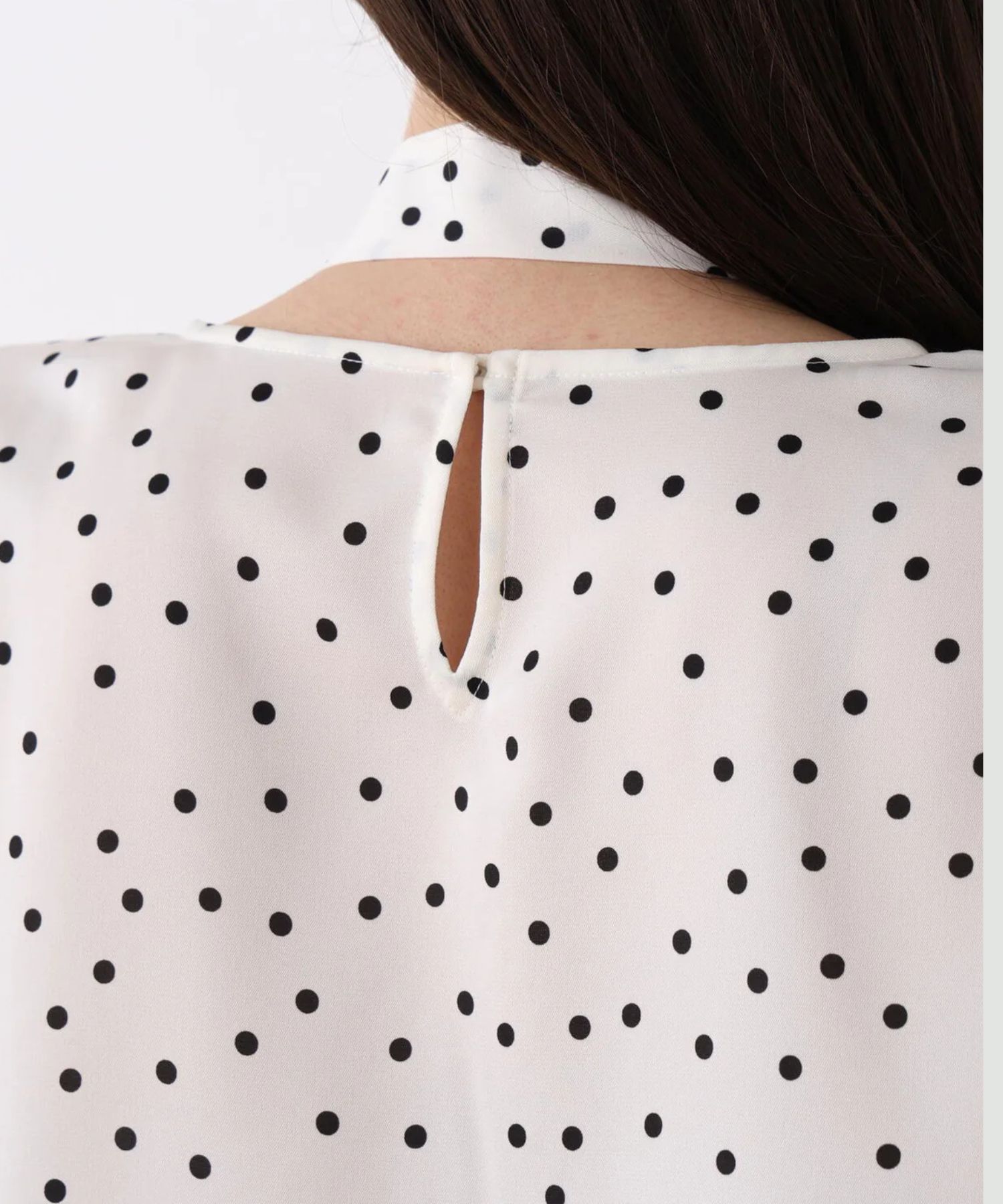 2WAYボウタイブラウス(ホワイト系) ポリエステル / ストレッチ無し / 裏地無し / 後ろ衿ぐりなみだ開きあり / 0316110222