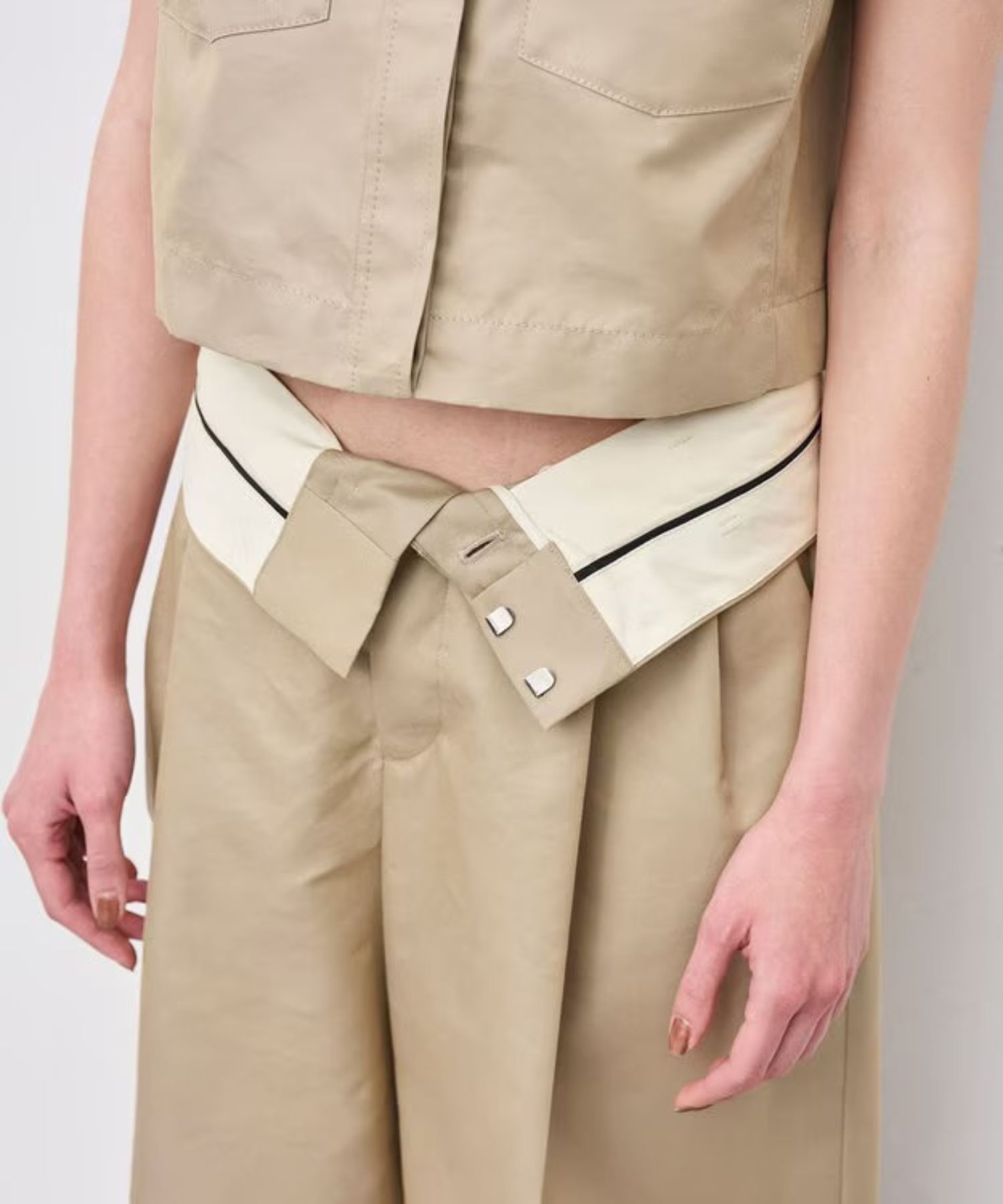 チノギャバジンワイドトラウザー(ベージュ) 綿 / ウォッシャブル / 手洗い可 / 撥水加工 / ハイウエスト/ PRUVLS3810