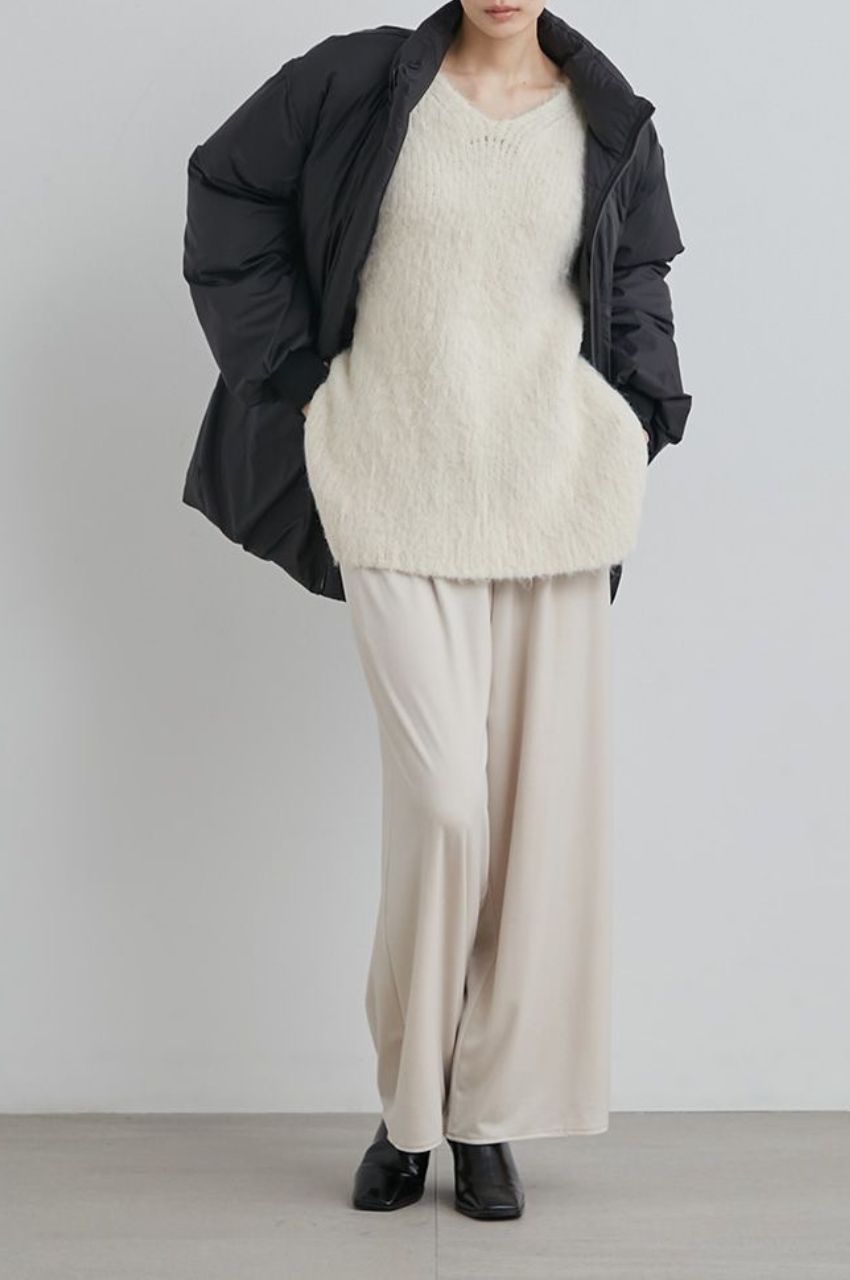 ぽん　新品未使用　ミースロエ　ロングジャギーVネックニット MIESROHE（ミースロエ）の「sustainableロングシャギーVネック