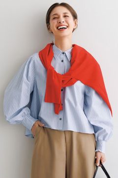 【抗菌防臭/洗える】ボリュームスリーブ クロップドシャツ(ブルーストライプ) 綿 / ストレッチ / 抗菌防臭 /洗濯機洗い可 / BLUMCW0303
