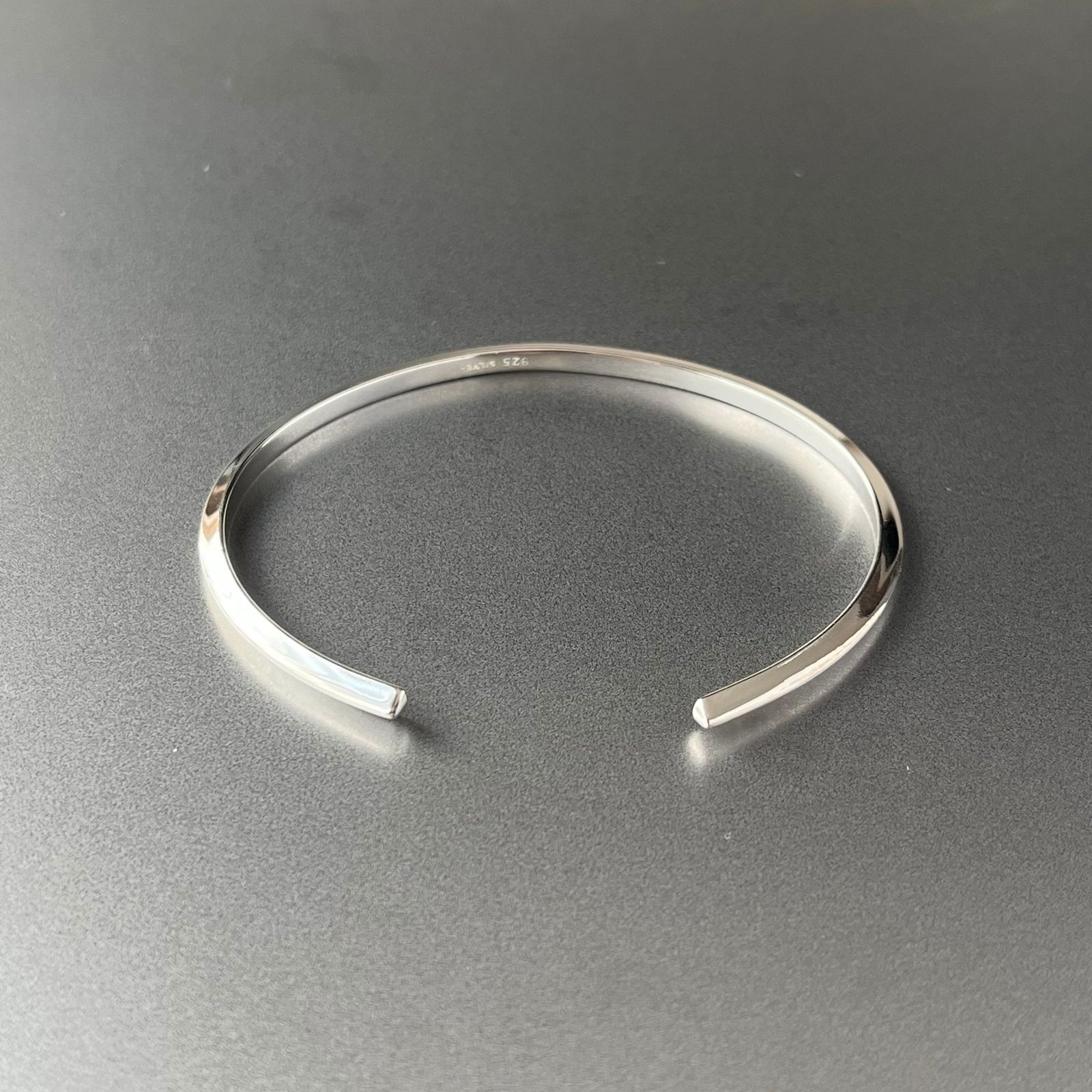 【ASSET SILVER】三角錐バングル / シルバー925 / 幅2.8mm / 手首周り14cm