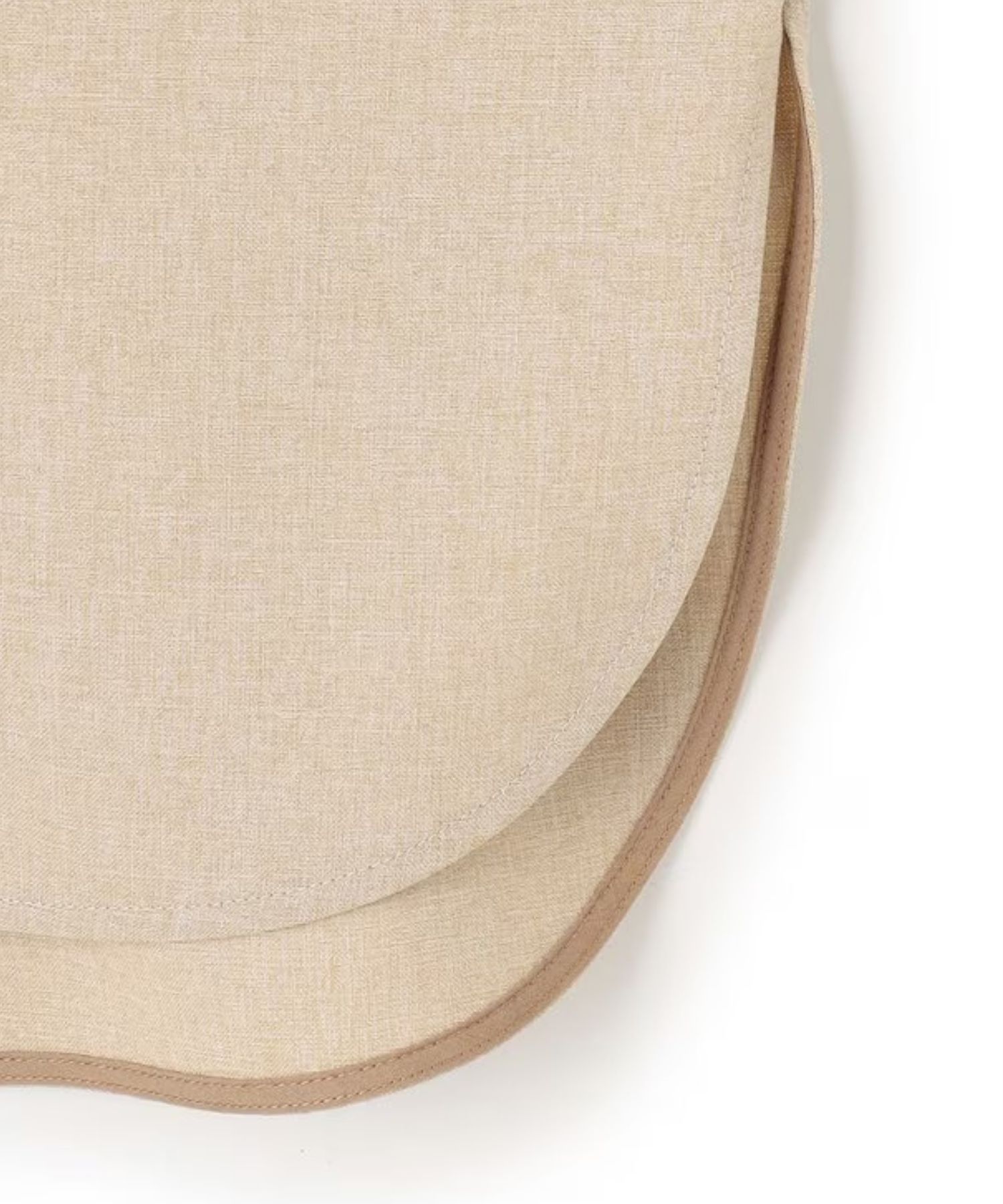 ウォッシャブルドライサップドルマンシャツ(シャンブレーベージュ) ポリエステル / ヒップラインが隠れる丈感 / BLUVLM0400