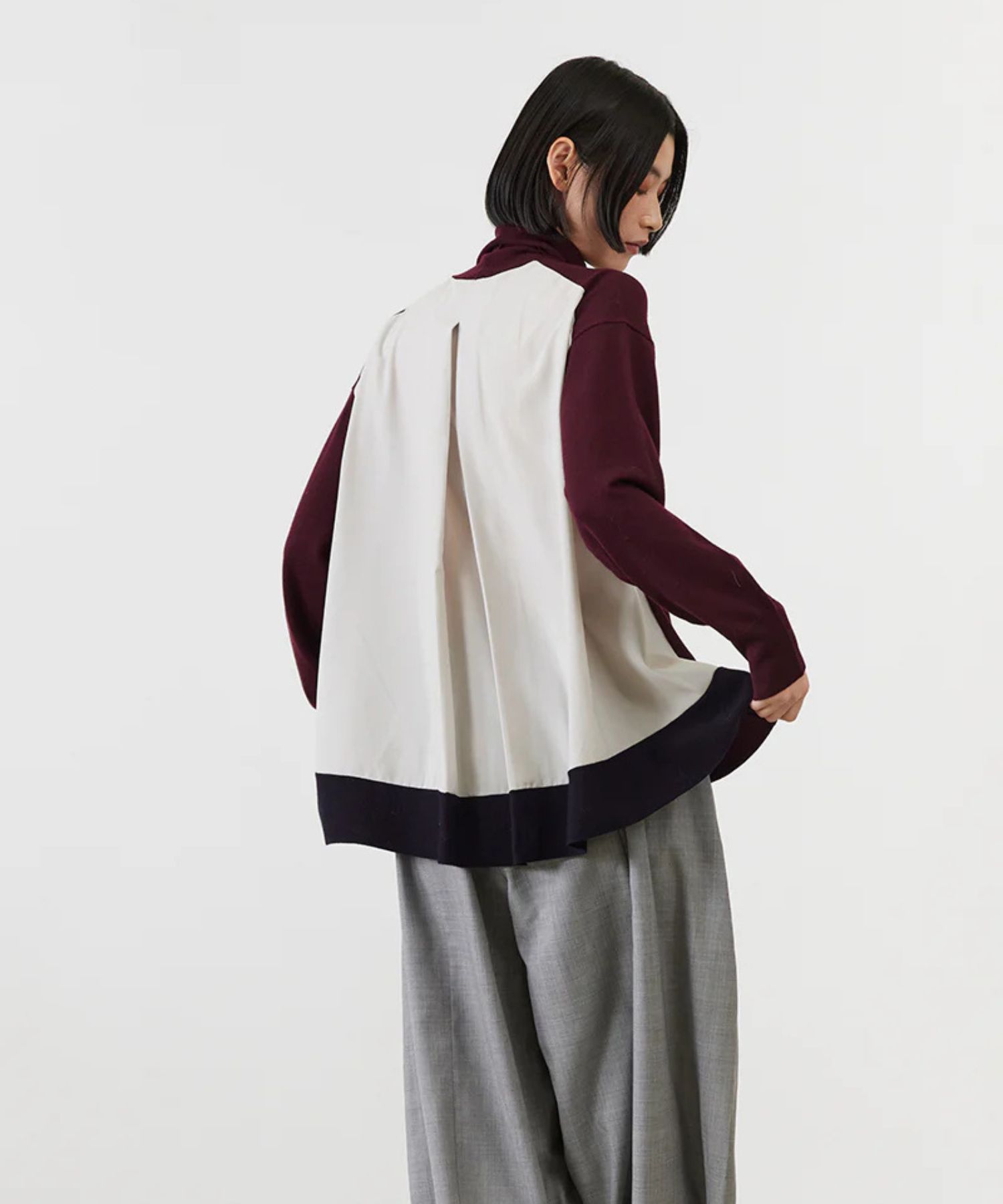 EXTRAFINE MERINO WOOL TURTLE-NECK (BORDEAUX) 毛 / フレアシルエット / 後身頃スパンローン /タートル  / ADWS-501-31