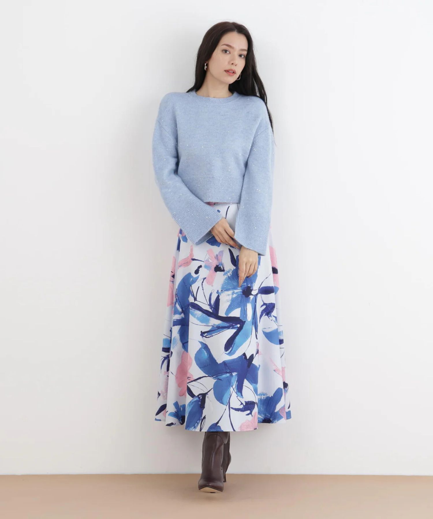 フラワープリントタフタフレアースカート(ブルー系)ポリエステル / ストレッチ無し / 裏地あり / くるぶしくらいの丈 / 脇ファスナーあき / 0316120120