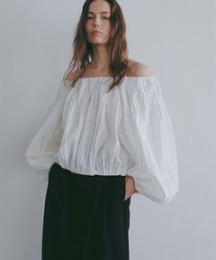 オフショルダーボリュームスリーブブラウス (WHITE)  綿 / シワ加工 / 柔らかい / 袖口ゴム/ 1226210084