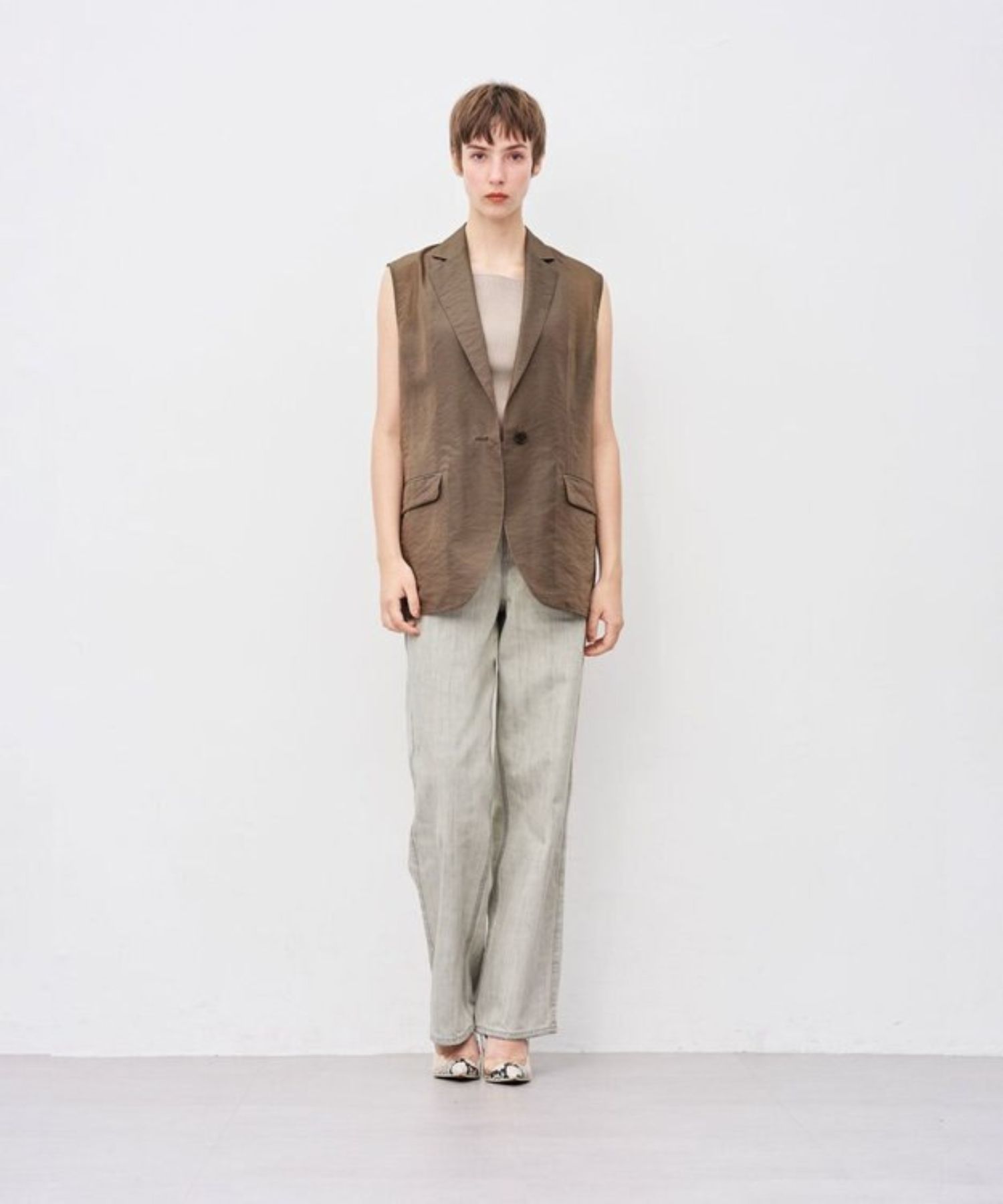 シアーオーガンジーテーラードジレ(カーキベージュ) ポリエステル / シングルジレ / VRUVGA0811