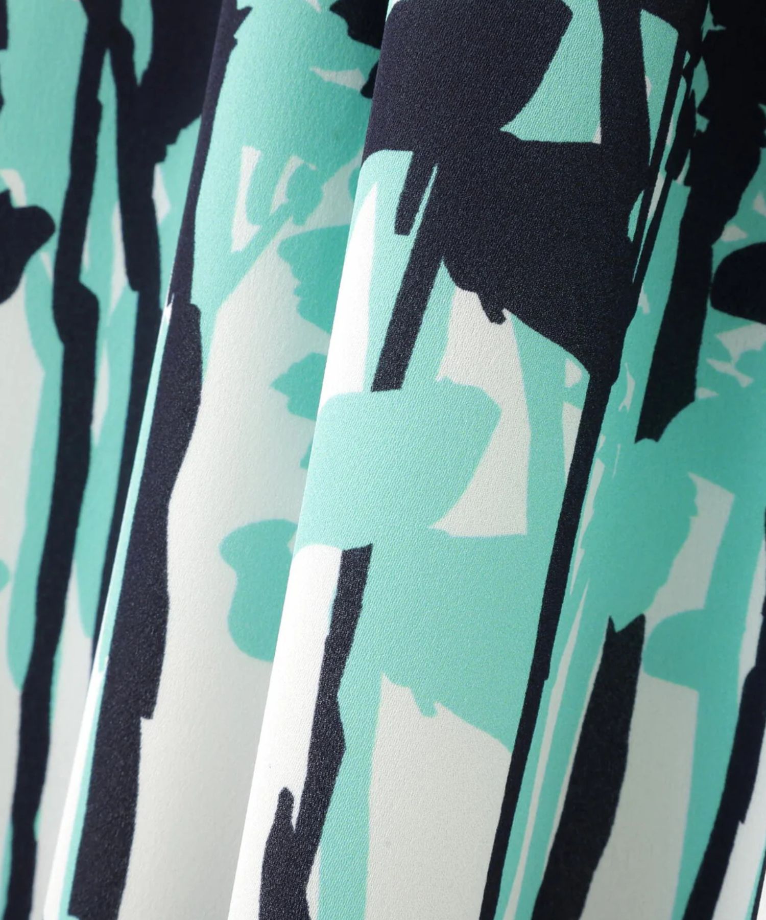 インクフォレストプリントワンピース(ミントグリーン系)ポリエステル / 身頃のみ裏付き / ファスナーなし / 被って着用 / スリットなし / 6140200