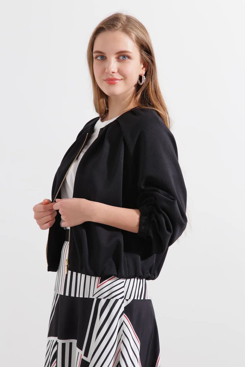 ダンボールノーカラーブルゾン (ブラック) / ポリエステル・ポリウレタン / ストレッチ / 0315150303