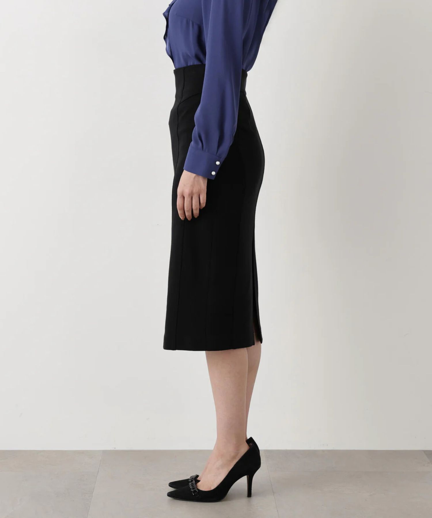 ウールスムースカッティングタイトスカート(ブラック)アクリル / ストレッチあり / 裏地付き / 左ファスナー / 膝がすっぽり隠れる丈 / 0315220116