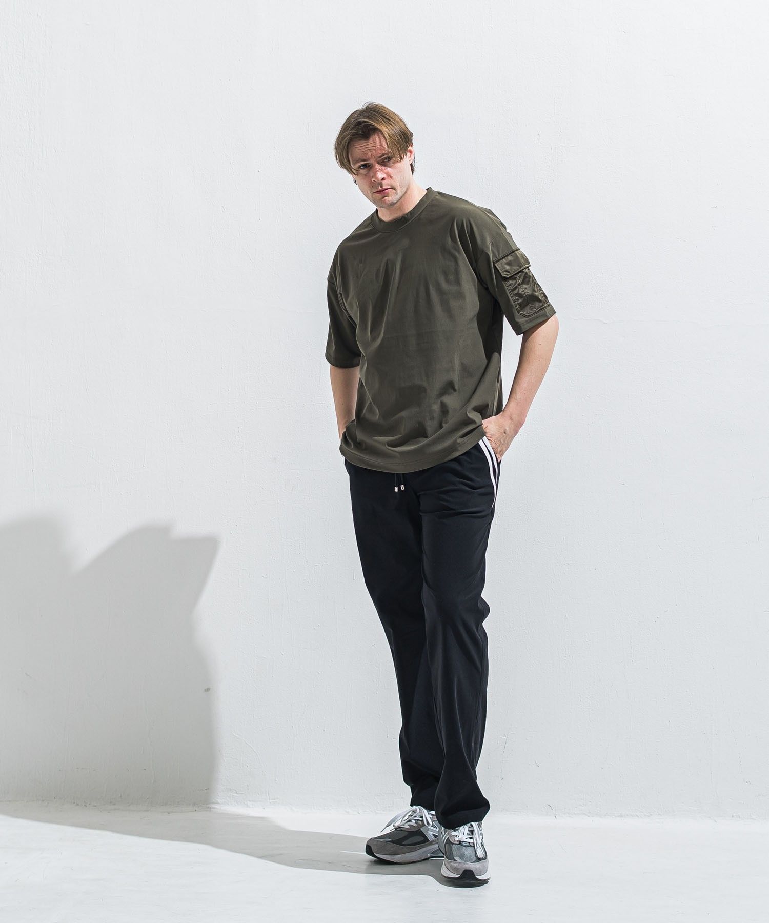 militaryPocket nylon OVER  TEE (KHAKI) ナイロン/ ストレッチ / 袖ポケット付き /速乾性 / 手洗可  /  RC40-T-008