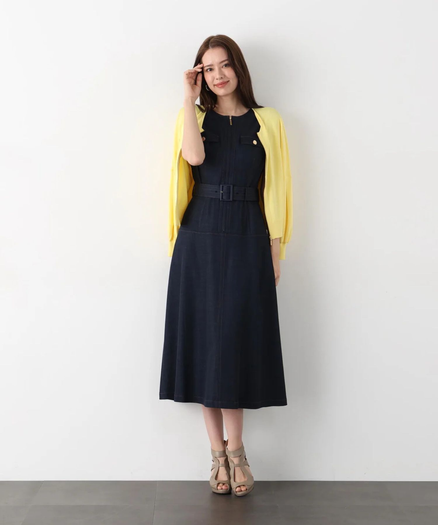 フロントファスナーデニムワンピース(ネイビー)再生繊維 / ストレッチあり / 裏地なし / 前ファスナー開き / 共地ベルト付き / 0316240716