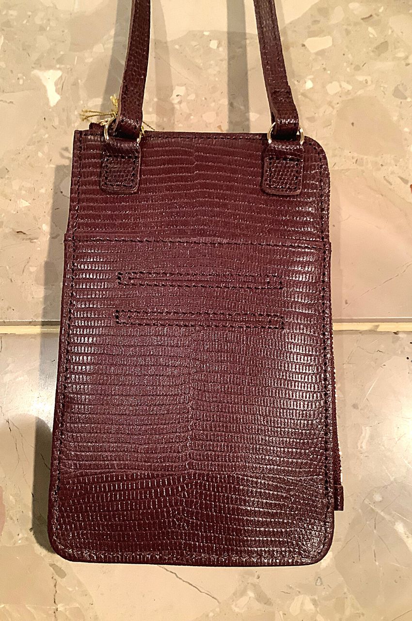 ADRIA / V-1289 / Burgundy / リザード型押しレザー スマートフォンポシェット（バーガンディ）アドリア / 牛革 / ショルダーバッグ / ストラップ調整可 / iPhone14ProMaxまで入る / 日本製【正規販売店】