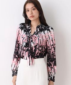 インクフォレストプリントリボンブラウス(ピンク系)ポリエステル / ウォッシャブル / 手洗い可 / ストレッチなし / 裏地なし / かぶって着用 / 0316110200
