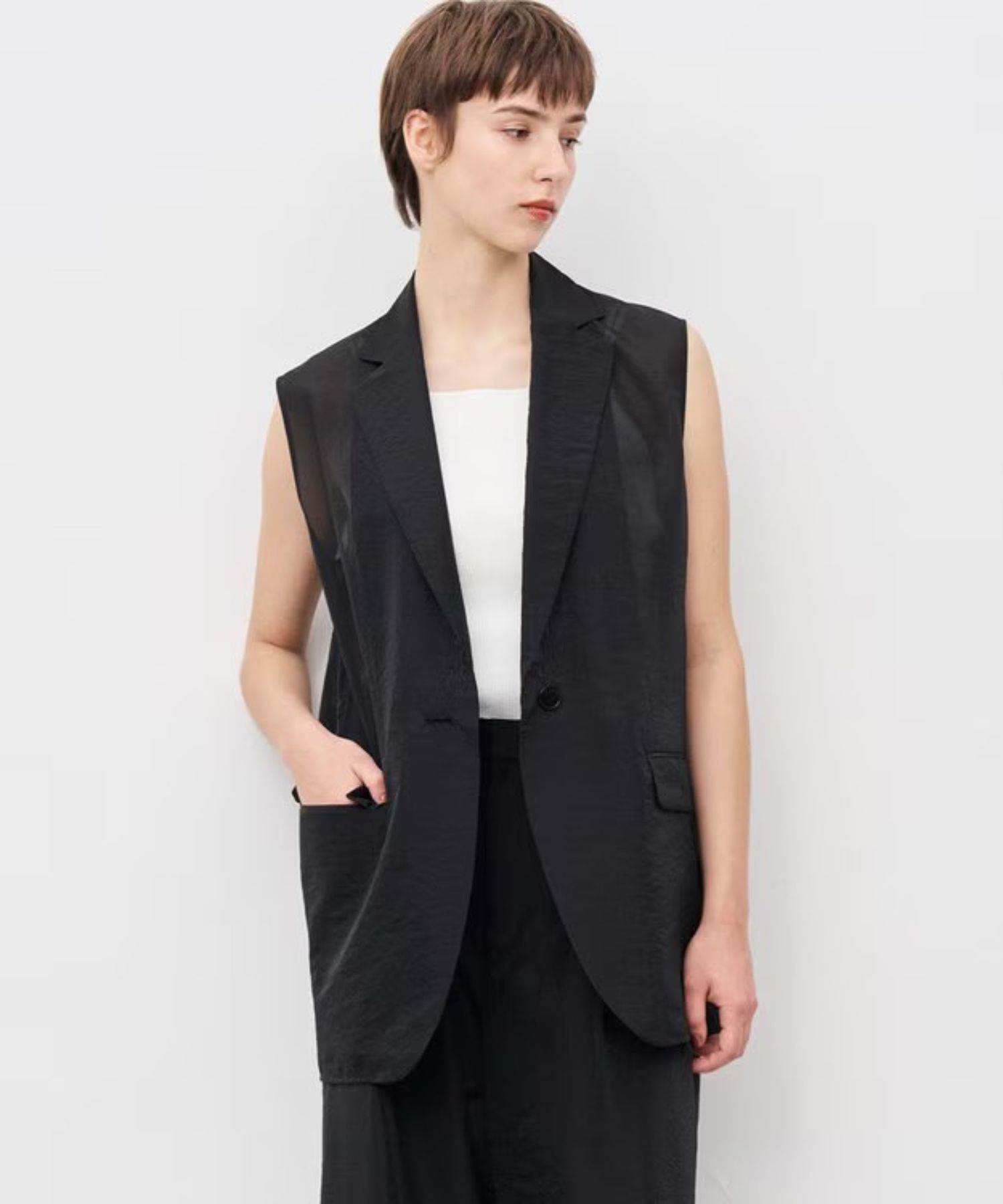 シアーオーガンジーテーラードジレ(ブラック) ポリエステル / シングルジレ / VRUVGA0811