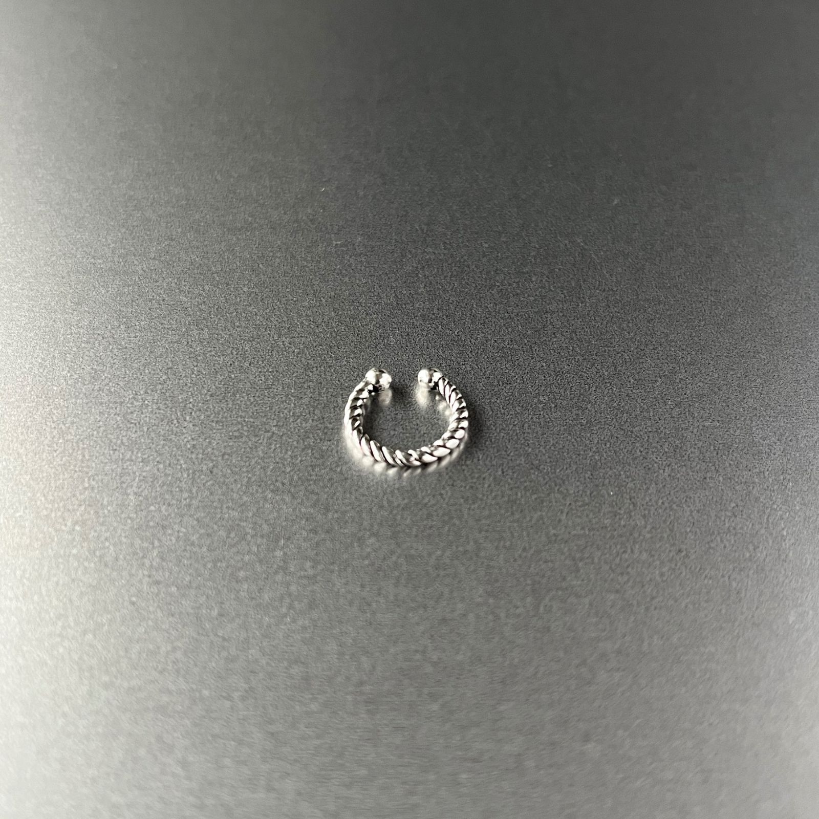 【ASSET SILVER】イヤーカフ・ツイスト / シルバー925 / 細身 / 直径15.5mm / 線径1.5mm