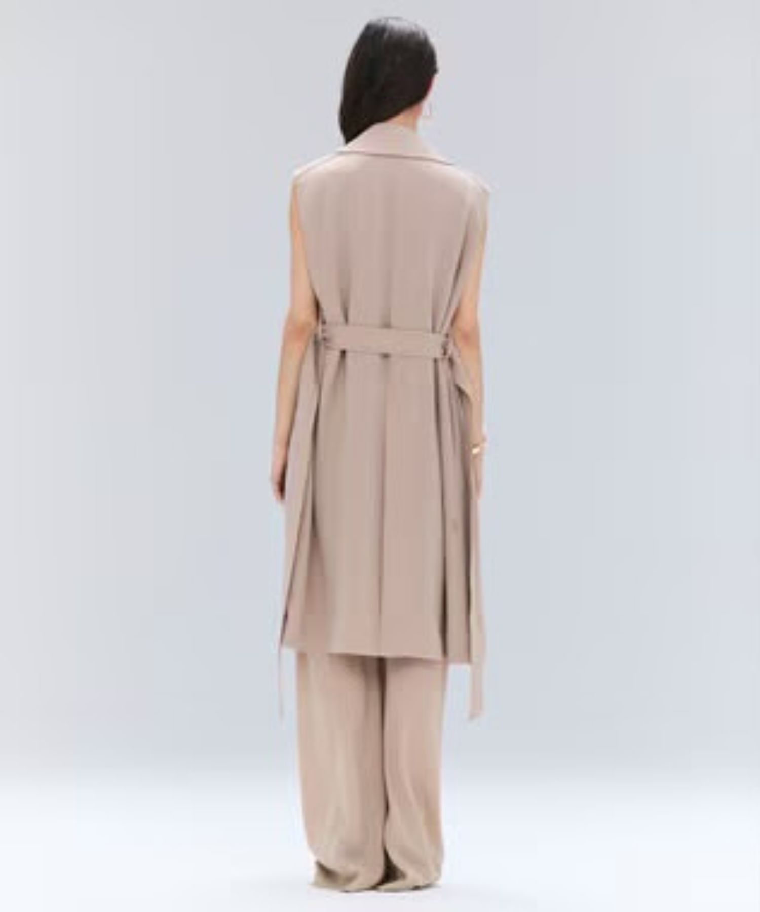 FLEUR / ラップデザインロングジレ (Beige) トリアセテート / 共布ベルト付き / サイドポケット / 軽量 / VRCWGA0214