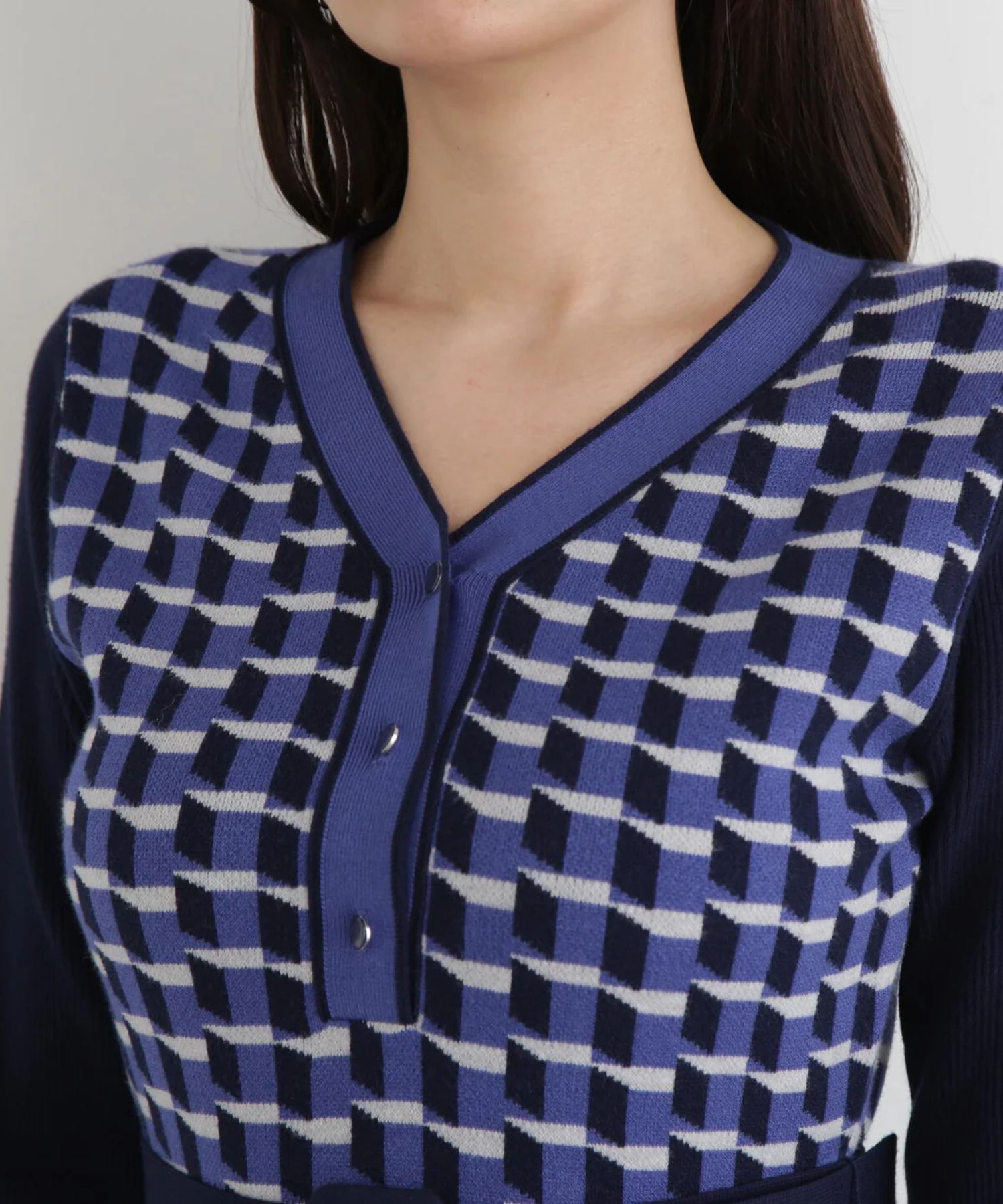 ジオメトリックジャガードニットワンピース(ブルー)レーヨン / 裏地無し / 袖釦あり / 前ベンツ / ベルト付き / ストレッチあり / 0315247113