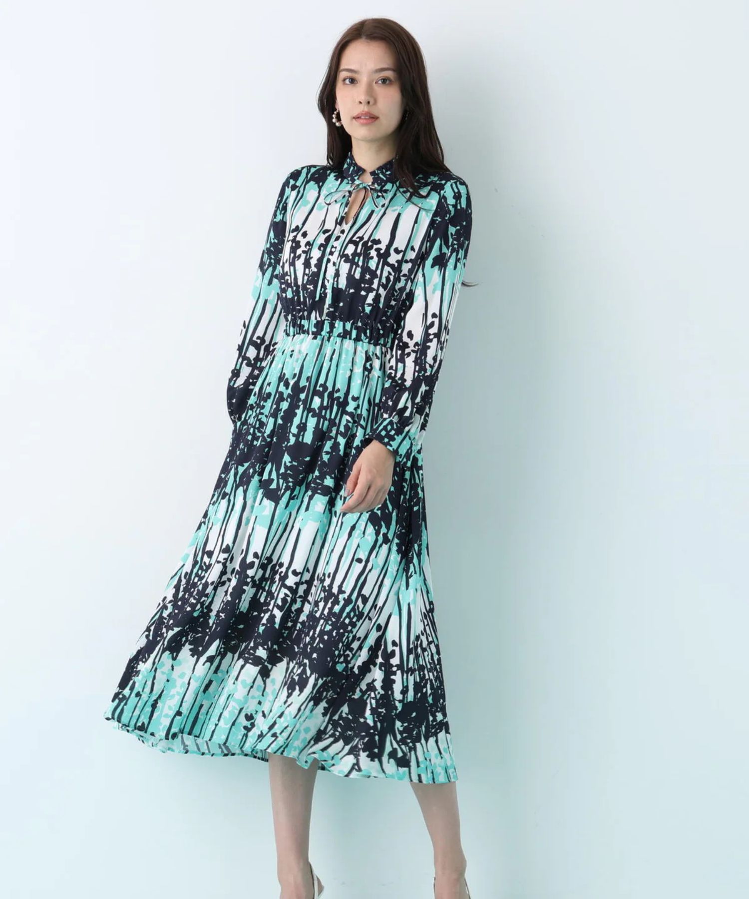 インクフォレストプリントワンピース(ミントグリーン系)ポリエステル / 身頃のみ裏付き / ファスナーなし / 被って着用 / スリットなし / 6140200