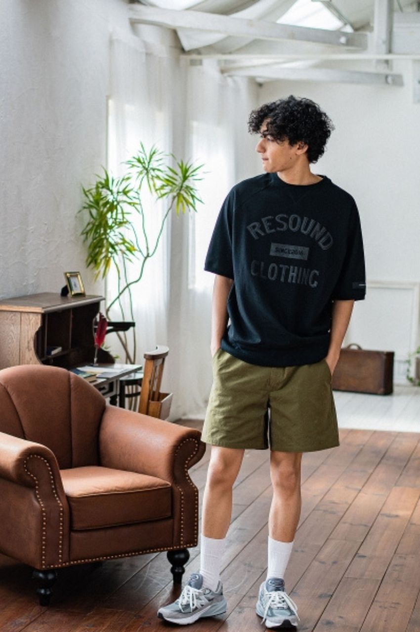 オリジナルカレッジロゴTシャツ ( ブラック) コットン / クルーネック / フロントロゴプリント / ウォッシャブル