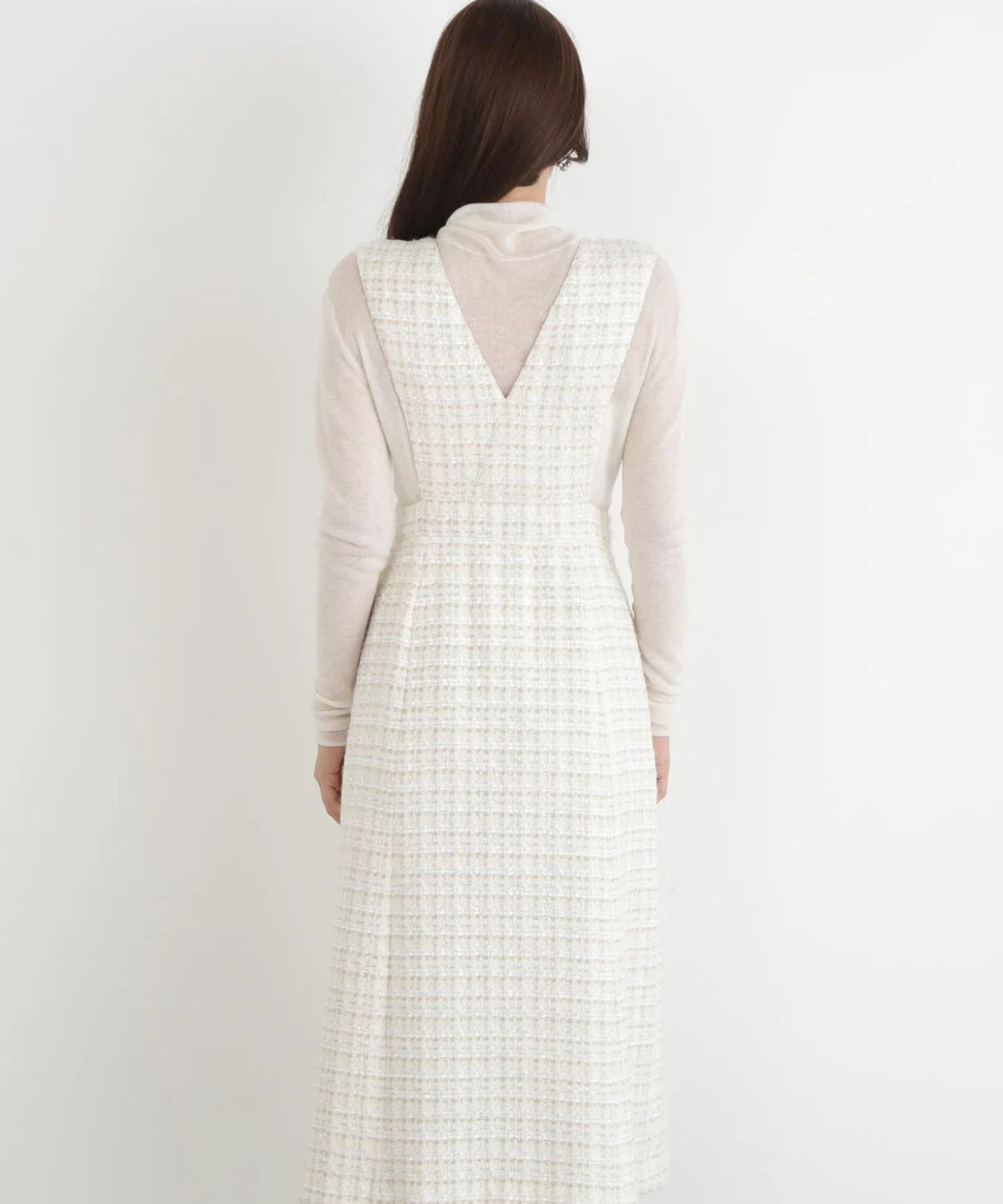 リープツイードジャンパースカート(エクリュ)毛 / ストレッチ無し / 前ボタンあき / ポケットあり / 裏地あり / 前裾ベンツあきあり / ふくらはぎ下くらいの丈 / 0315240009