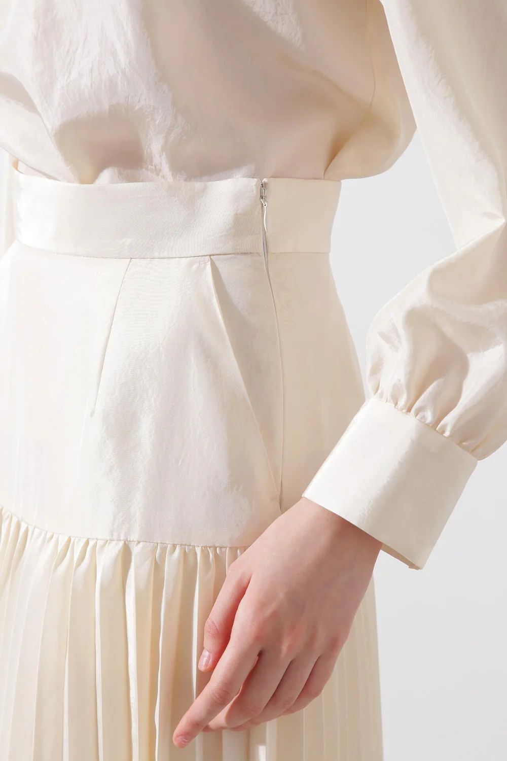 ヨークプリーツスカート (エクリュ) / ポリエステル 100% / 0315120220