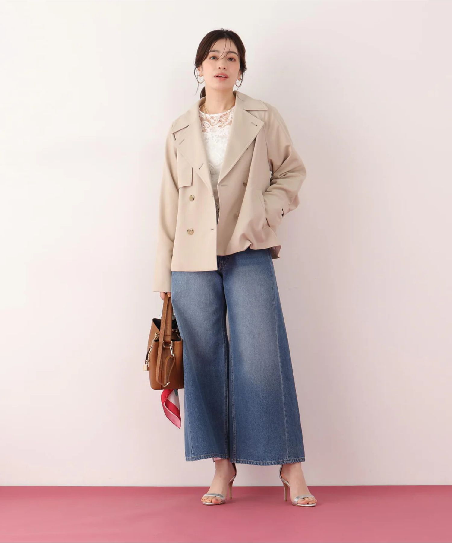 ソフトオックスショートトレンチコート(ベージュ)ポリエステル / ストレッチあり / 前釦あき / 前ポケット×2 / 0316151221