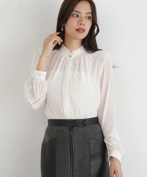 ベルベットコンビギャザーブラウス(エクリュ)ポリエステル / ウォッシャブル / ストレッチあり / 裏地無し / 前比翼釦あき / 0315210118