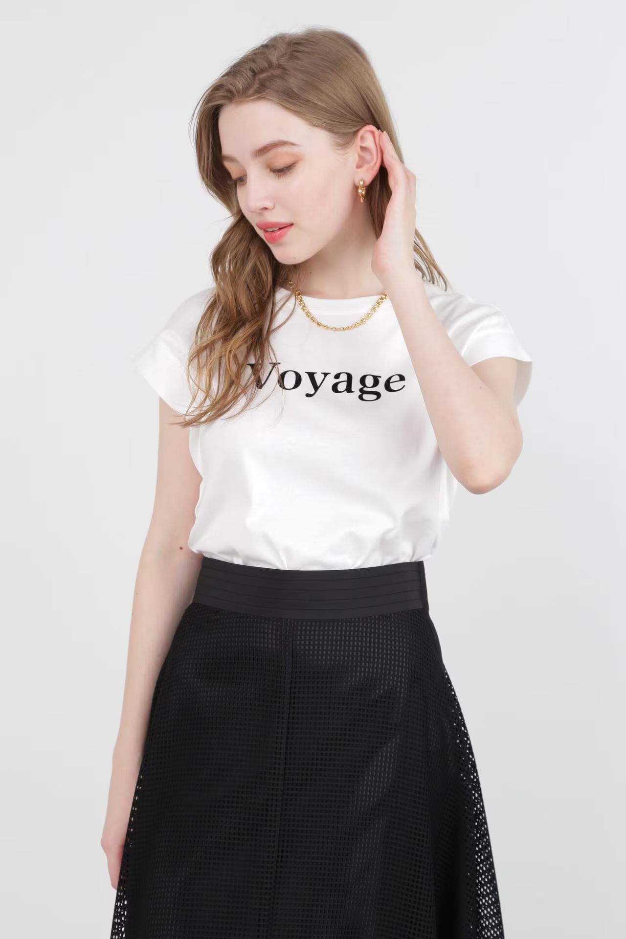 VoyageプリントTシャツ（ホワイト）綿 100% / ストレッチ / ドロップショルダー / ウォッシャブル / 日本製