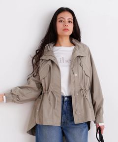 ストレッチツイルマウンテンパーカー(カーキ)ポリエステル / ストレッチあり / 裏無し / 両脇ベンツあき / 前ファスナー開き+ドットボタン / 0316155217