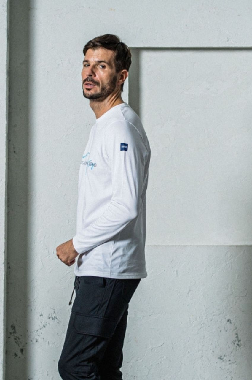 NSNF longsleave Tee ( ホワイト) コットン / フロントロゴ / 袖細め / ボックスシルエット / UV / RC35-T-009