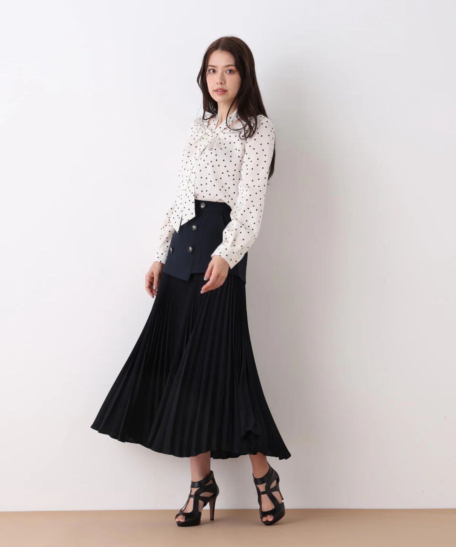 ソフトオックスプリーツスカート(ネイビー)ポリエステル100% / ストレッチあり / 前ポケット×2 / 0316120203