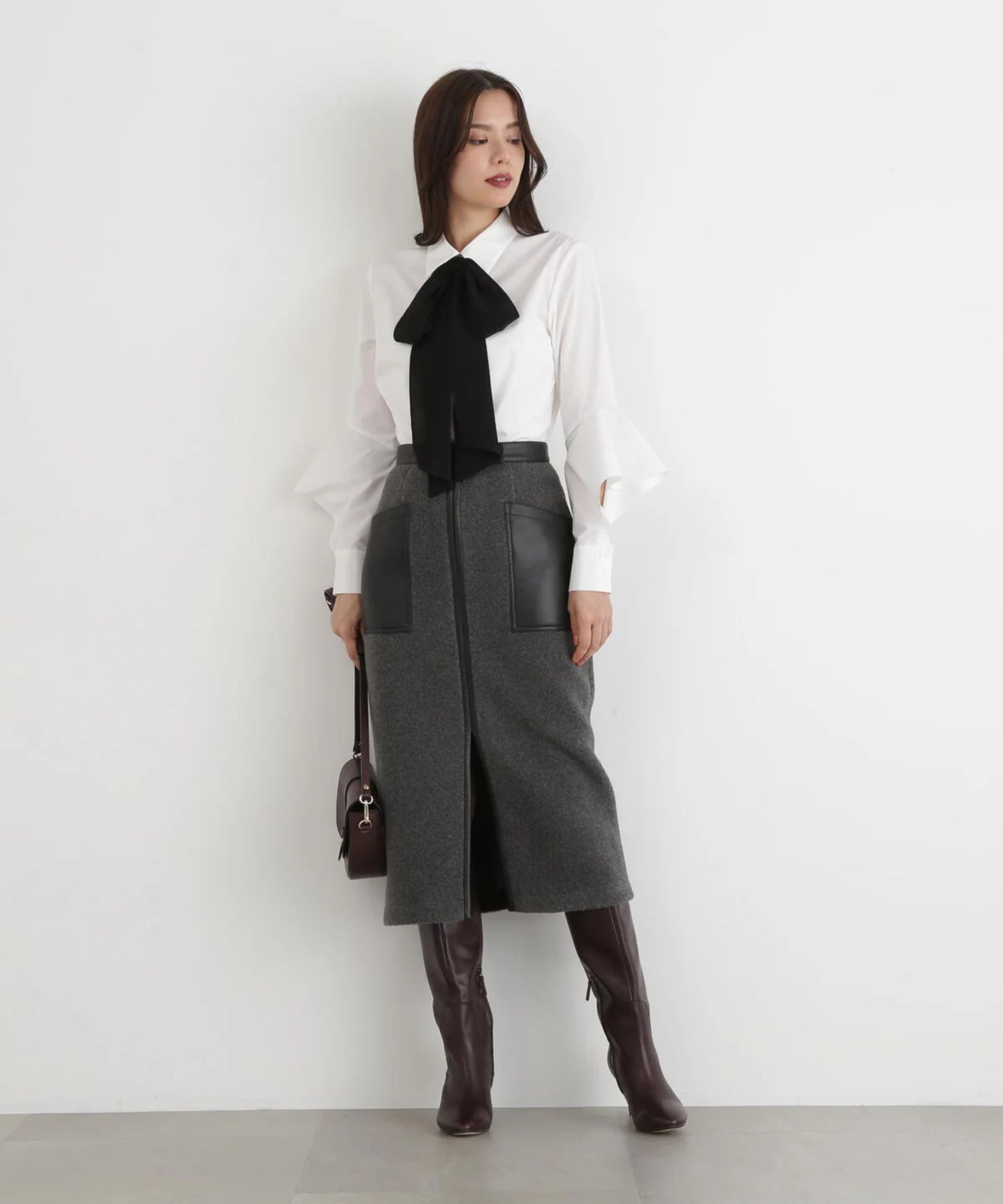 ラッフルスリーブリボンブラウス(ホワイト)コットン /ウォッシャブル / 手洗い可 / 裏地無し / 袖カフス上にスリットあり / 0315210119