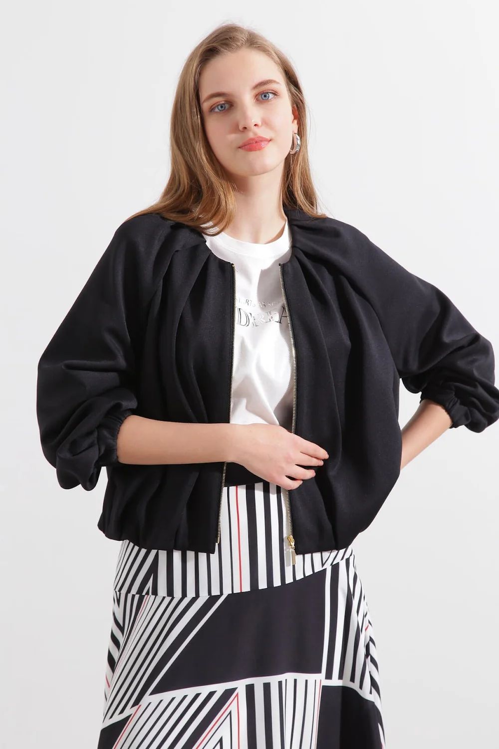 ダンボールノーカラーブルゾン (ブラック) / ポリエステル・ポリウレタン / ストレッチ / 0315150303