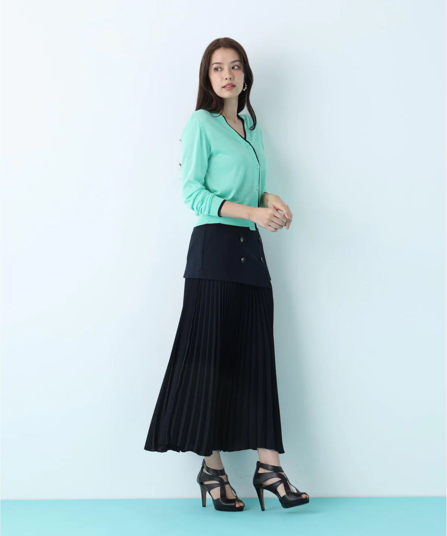 ソフトオックスプリーツスカート(ネイビー)ポリエステル100% / ストレッチあり / 前ポケット×2 / 0316120203