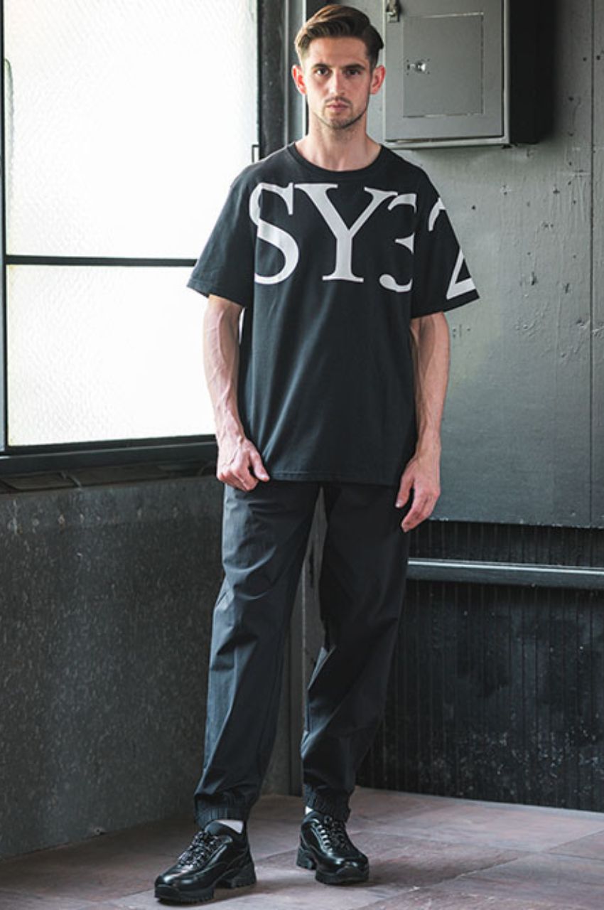 ビッグロゴTシャツ （ブラック）コットン100％ / 胸から袖にロゴ / ウォッシャブル