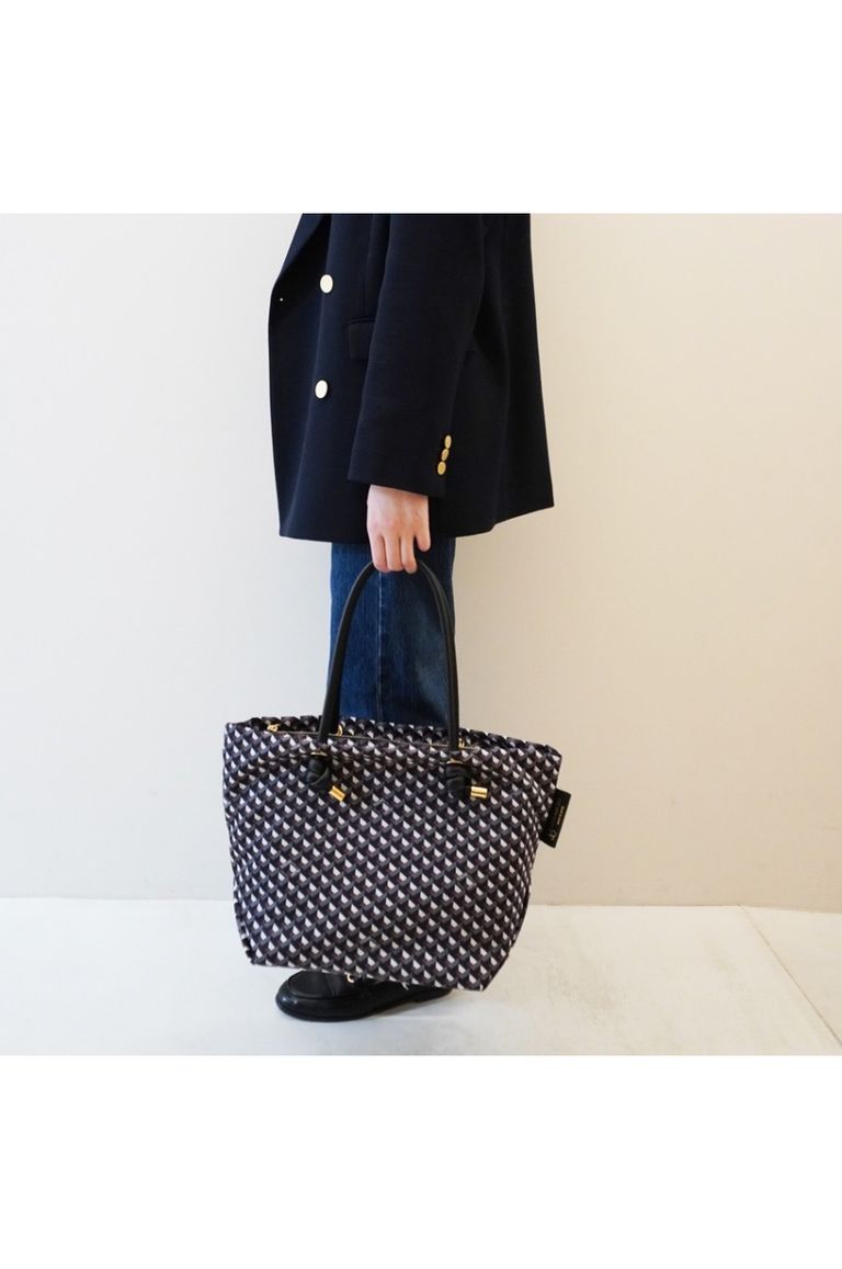 ※写真のカラーはMonogram blackです
