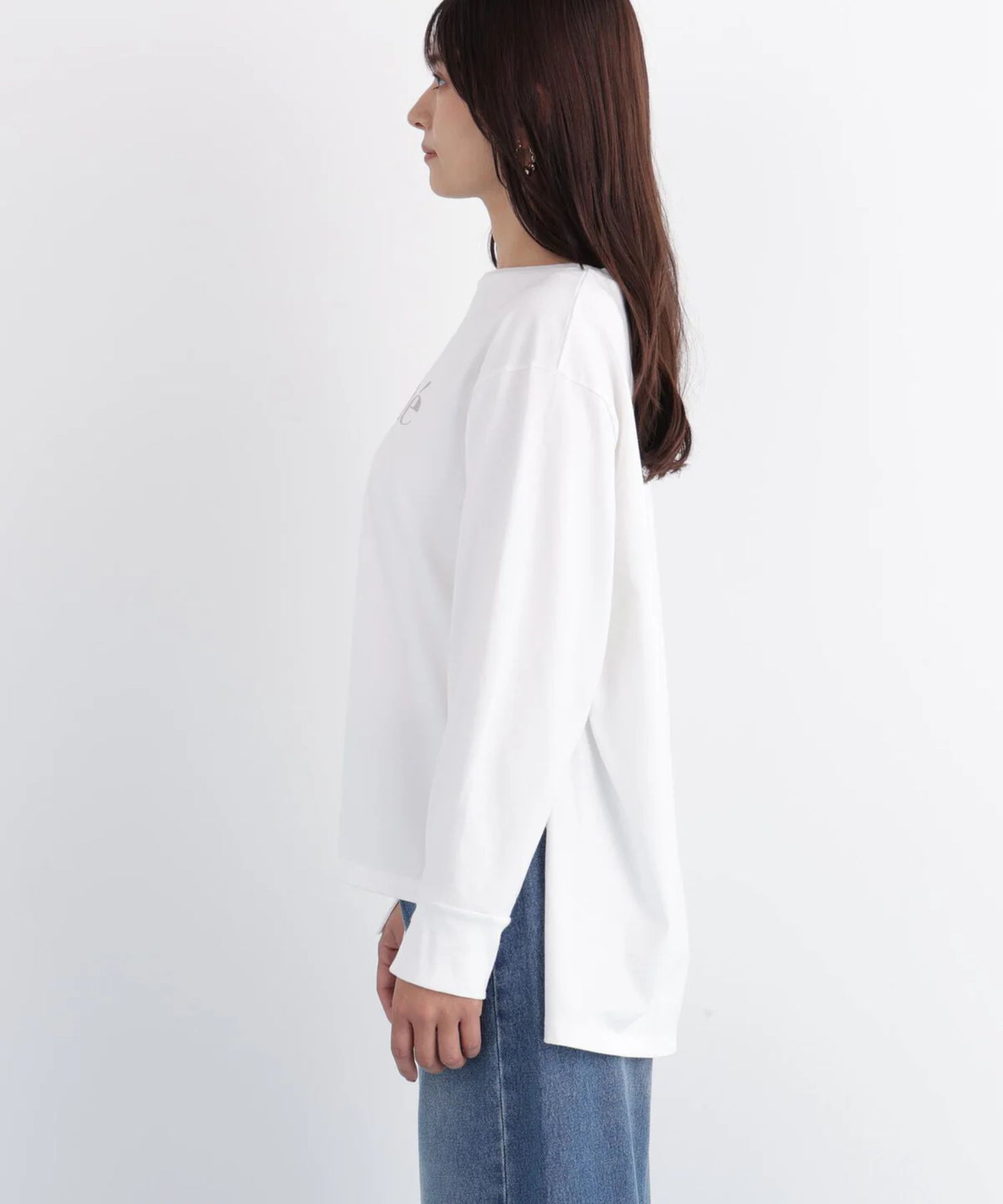 「Liberte」ロングTシャツ(ホワイト)コットン / ウォッシャブル / 手洗い可 / ストレッチあり / 裏地無し / 袖口リブにスリットあり / 0316160209