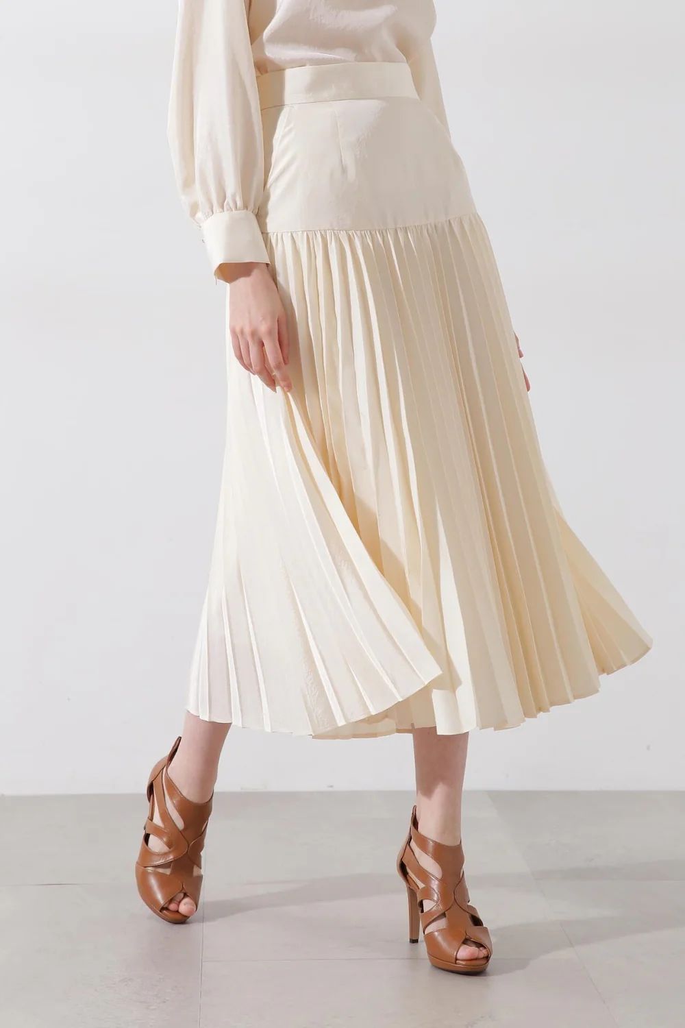 ヨークプリーツスカート (エクリュ) / ポリエステル 100% / 0315120220